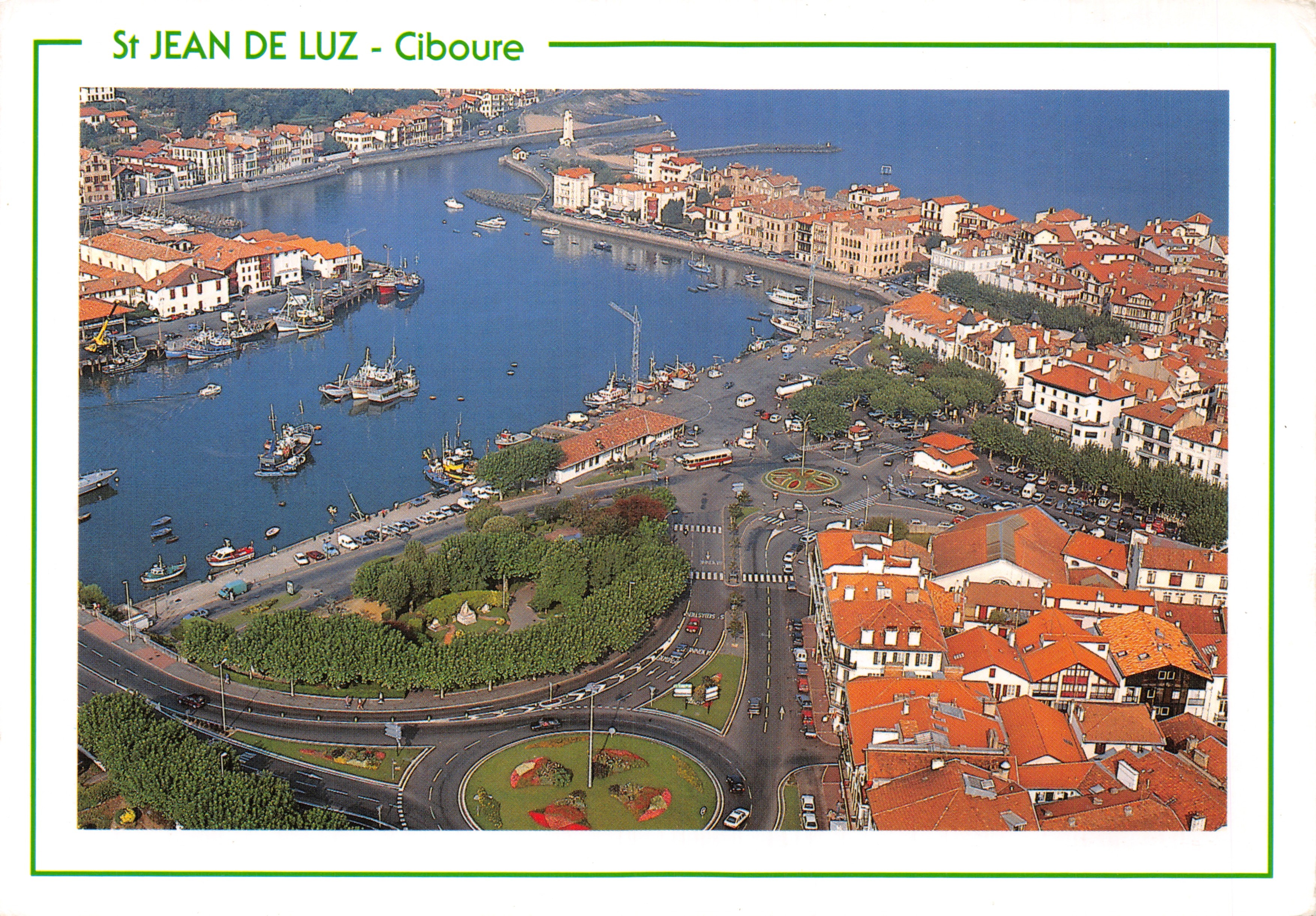 St JEAN DE LUZ - Cibouure — vista aerea del porto e strade con tetti in tegole — editore COMPA