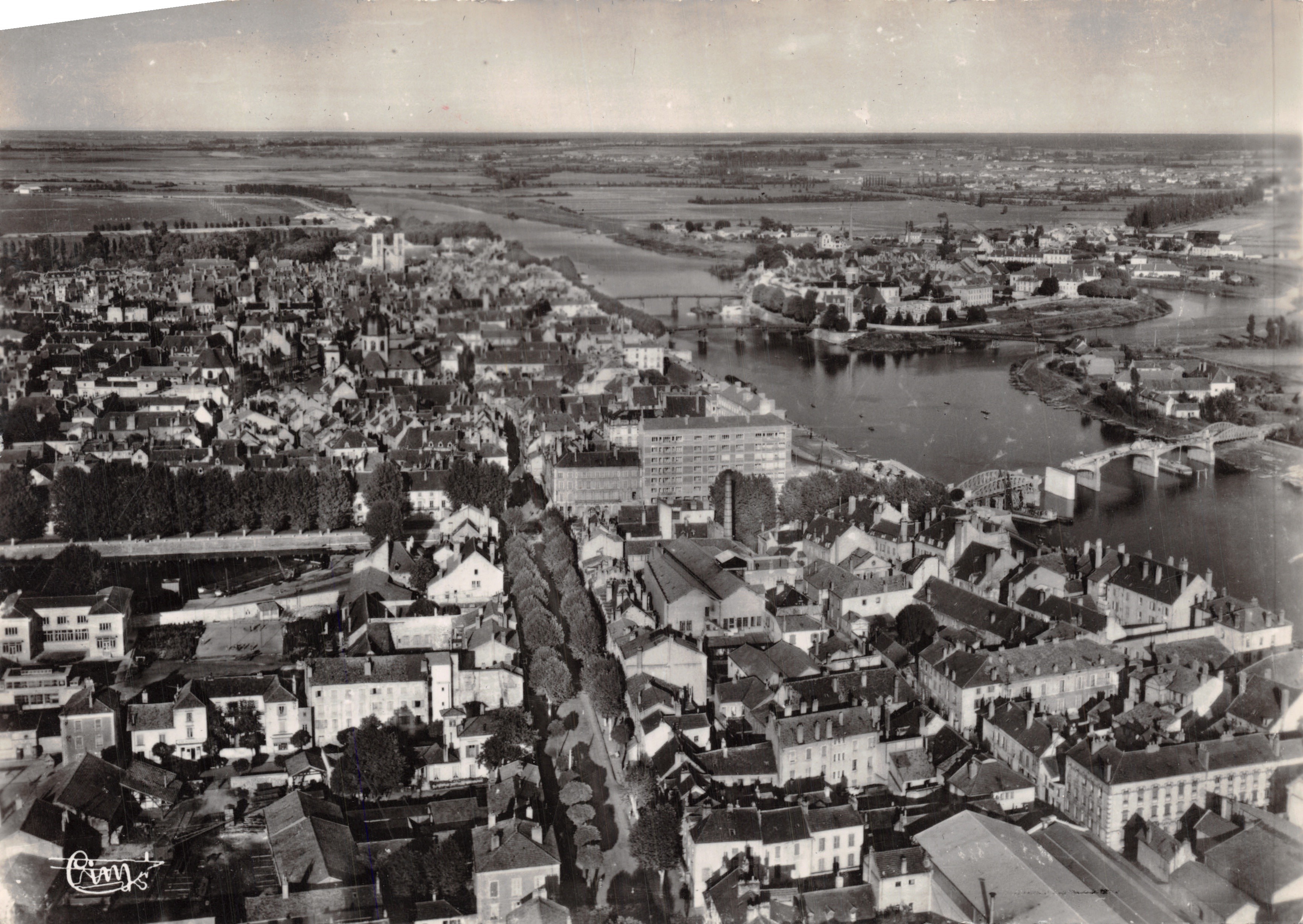 Chalon-sur-Saône — vista aérea — Éditions Aériennes Combiér