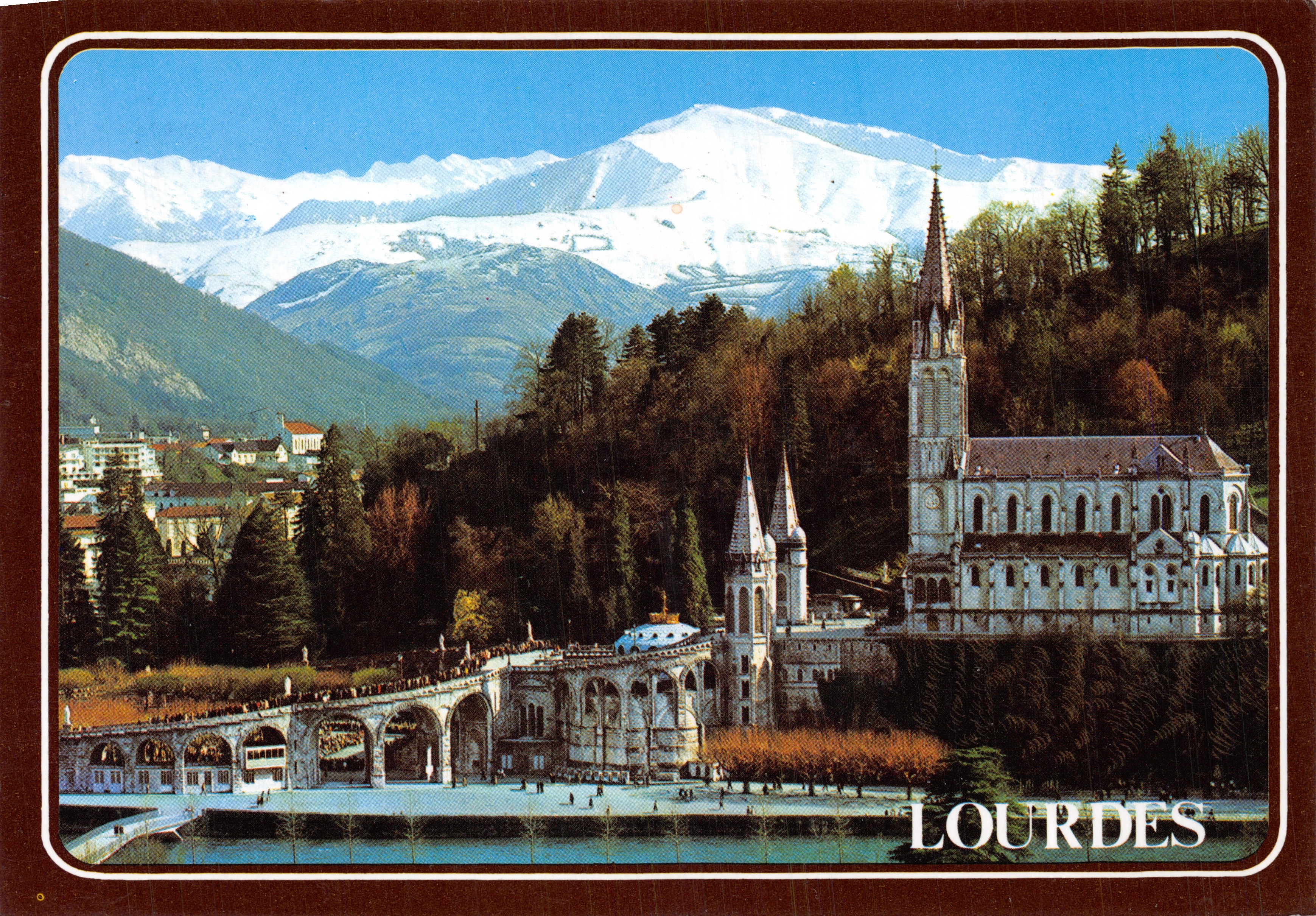 Lourdes — vista del convento de la Asunción y de la basílica — Editor: Edlux A. Doucet et Fils