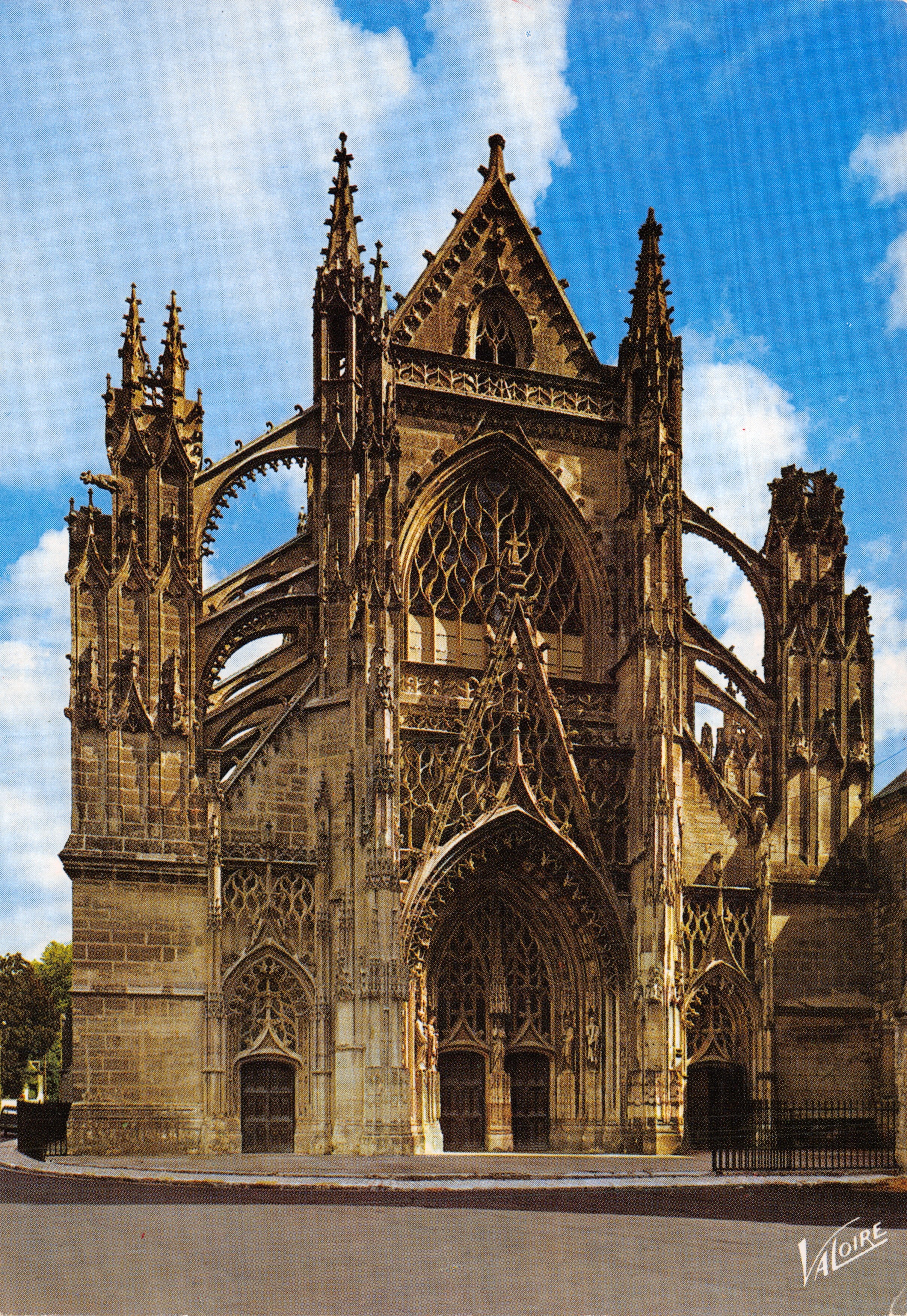 Vendôme — fachada flamboyante de la Iglesia de la Trinidad — Éditions Valoire