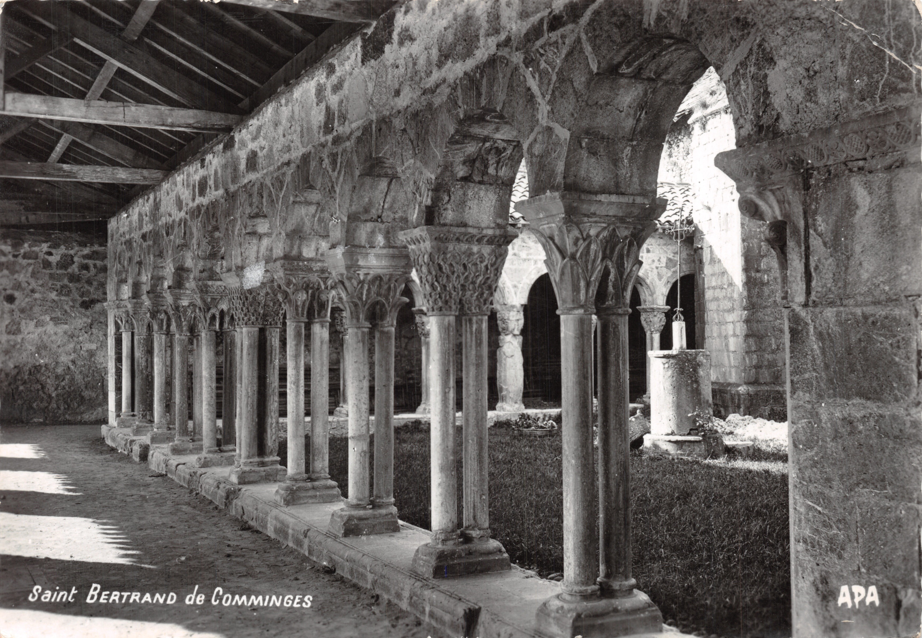 Saint Bertrand de Comminges — Klooster, kapitellen van de XIIe en XIVe eeuw — APA