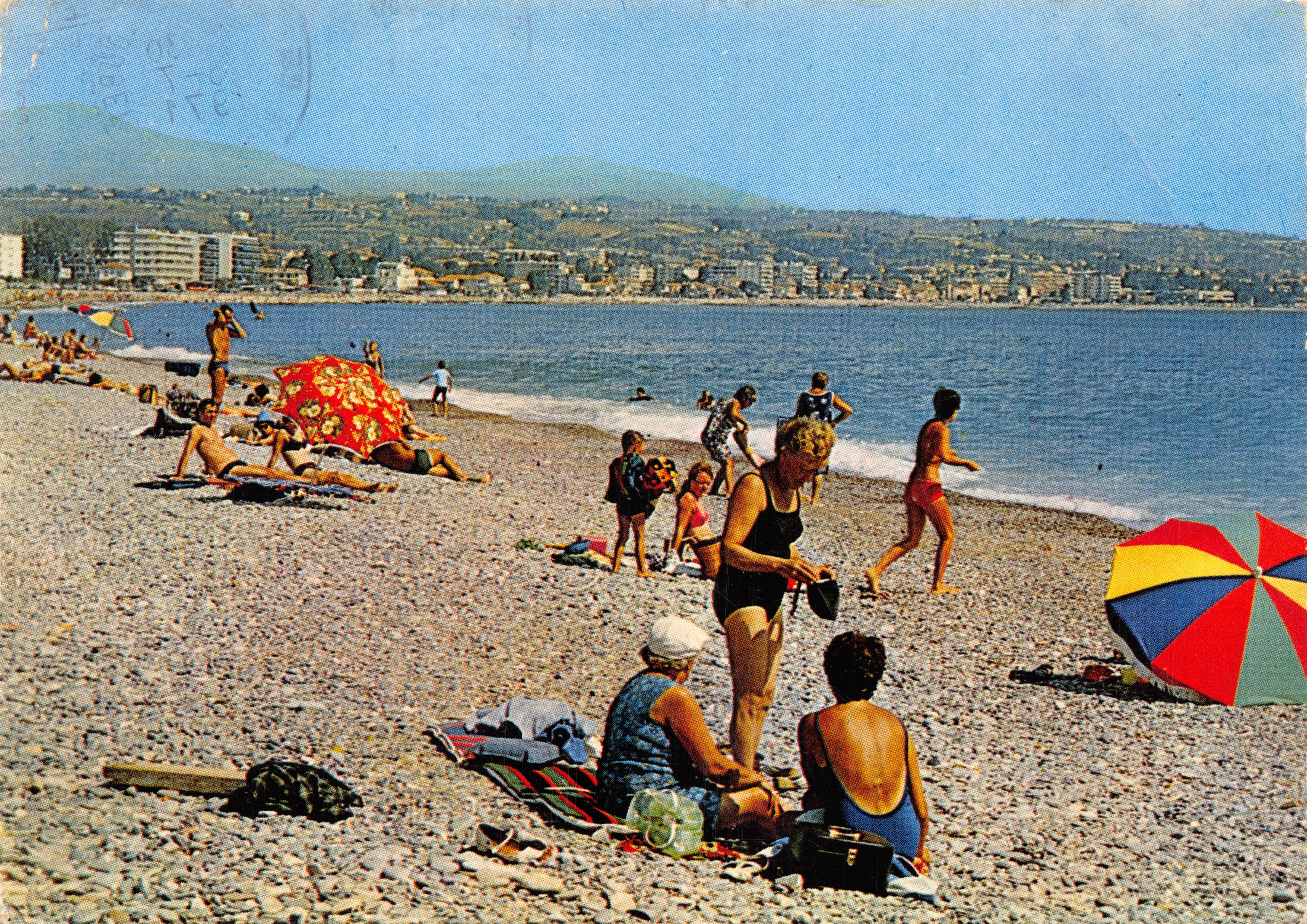 Plage de Cros-de-Cagnes — vue de la ville en arrière-plan — Éditions S.E.P.T. - NICE