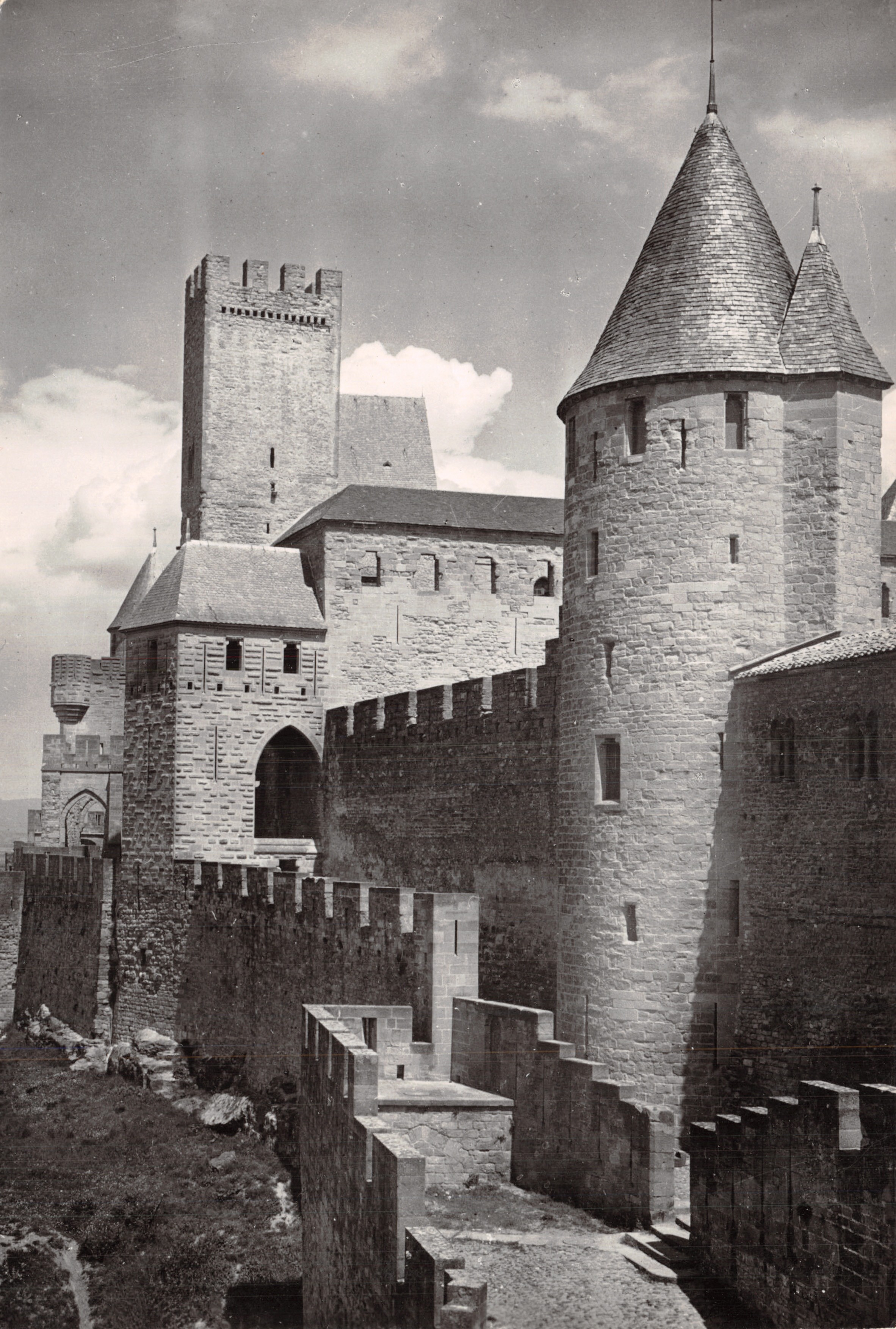Carcassonne (Aude) — La Città (V-XIII secolo) - I Muri, Torre della Giustizia - Torre Pinte, Castello Comtale — Service Commercial Historiques Grand Palais - Avenue Alexandre III - Paris, n° 11 069 724 022