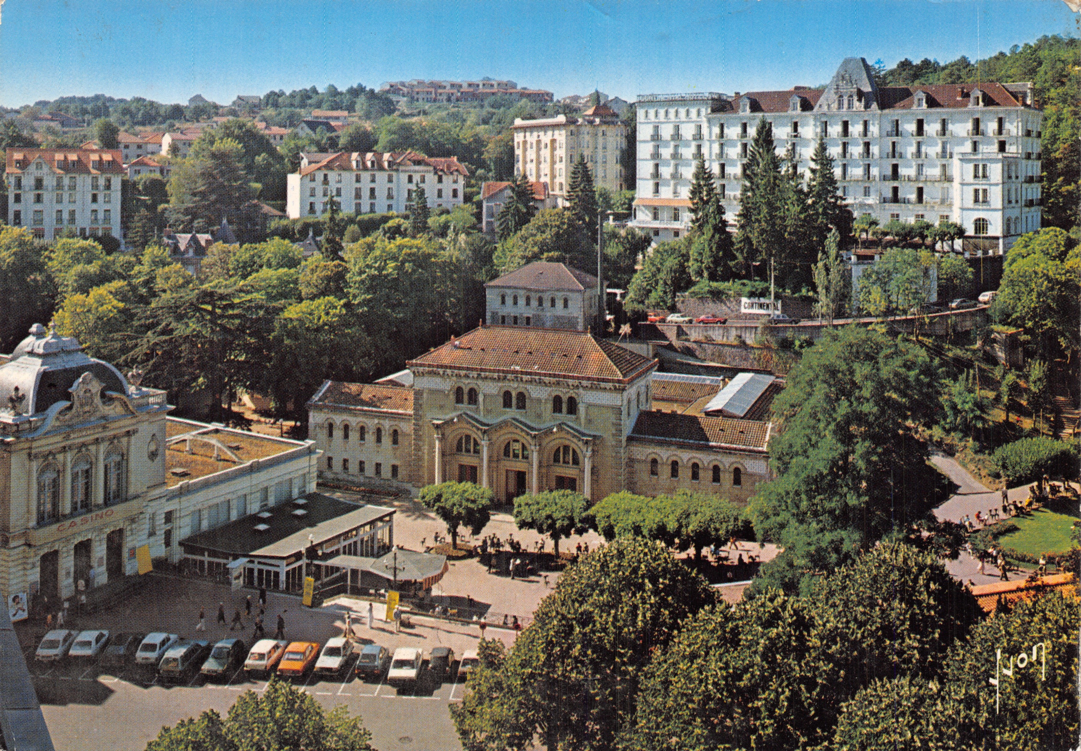 Châtel-Guyon — panorama del casinò e dell'hotel — Éditions d'Art Vion