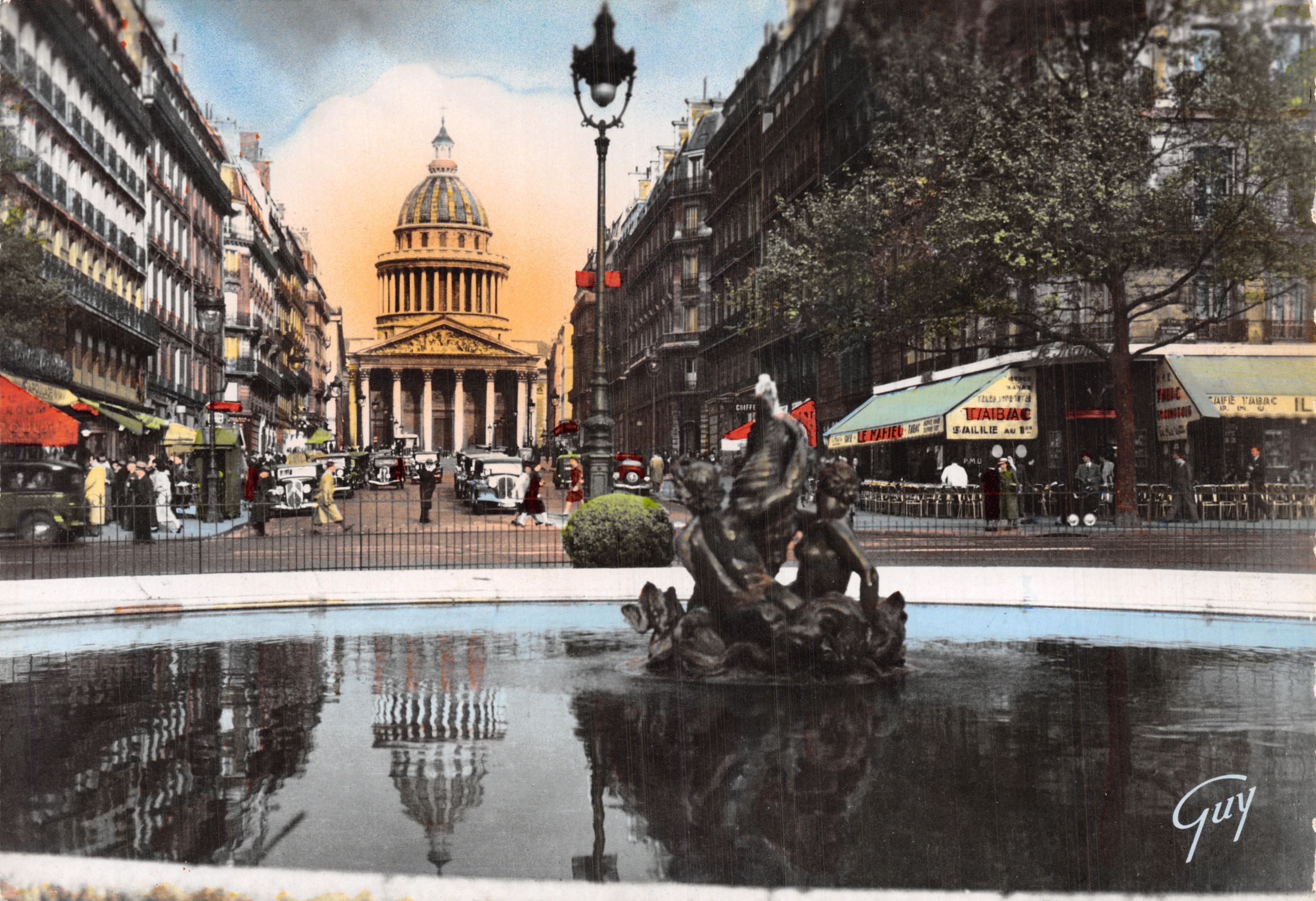 Place du Panthéon — vista con la fuente y el domo — editor GUY