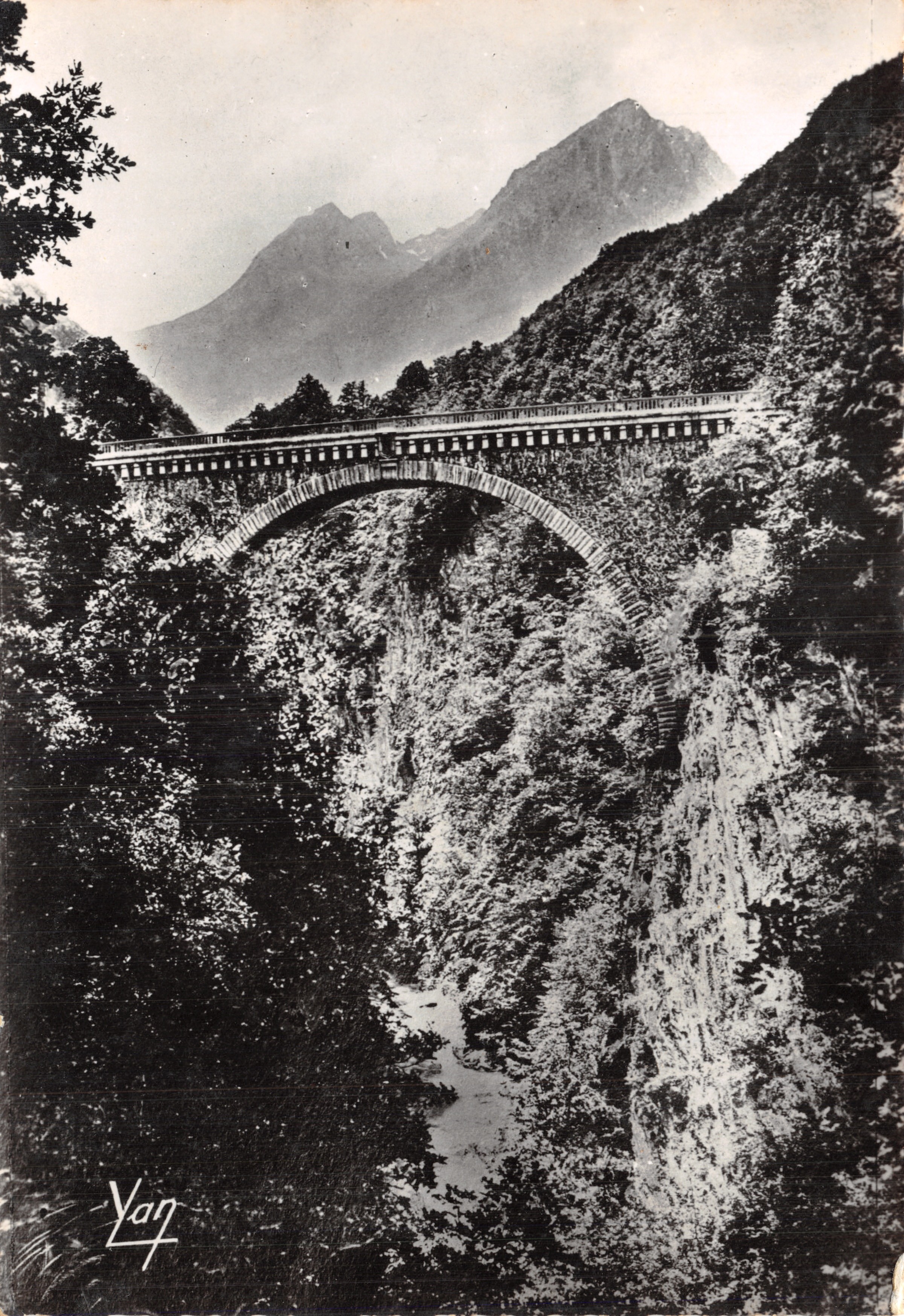 El Puente Napoleón — Saint-Sauveur — editor P. CHAMBON