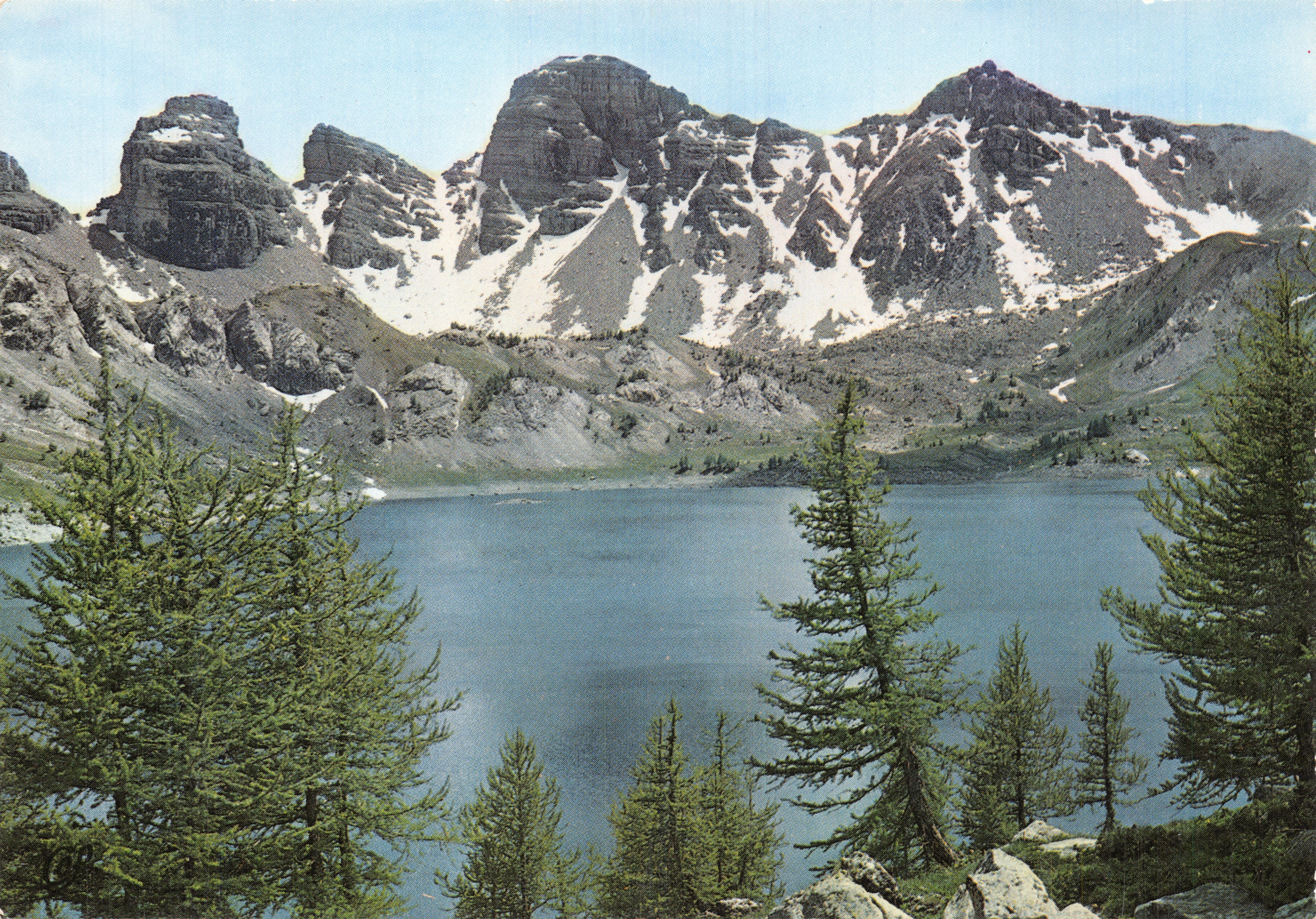 Lago di Allos — Vista delle Tours des Neiges sulle Grâdes — Éditions CAP