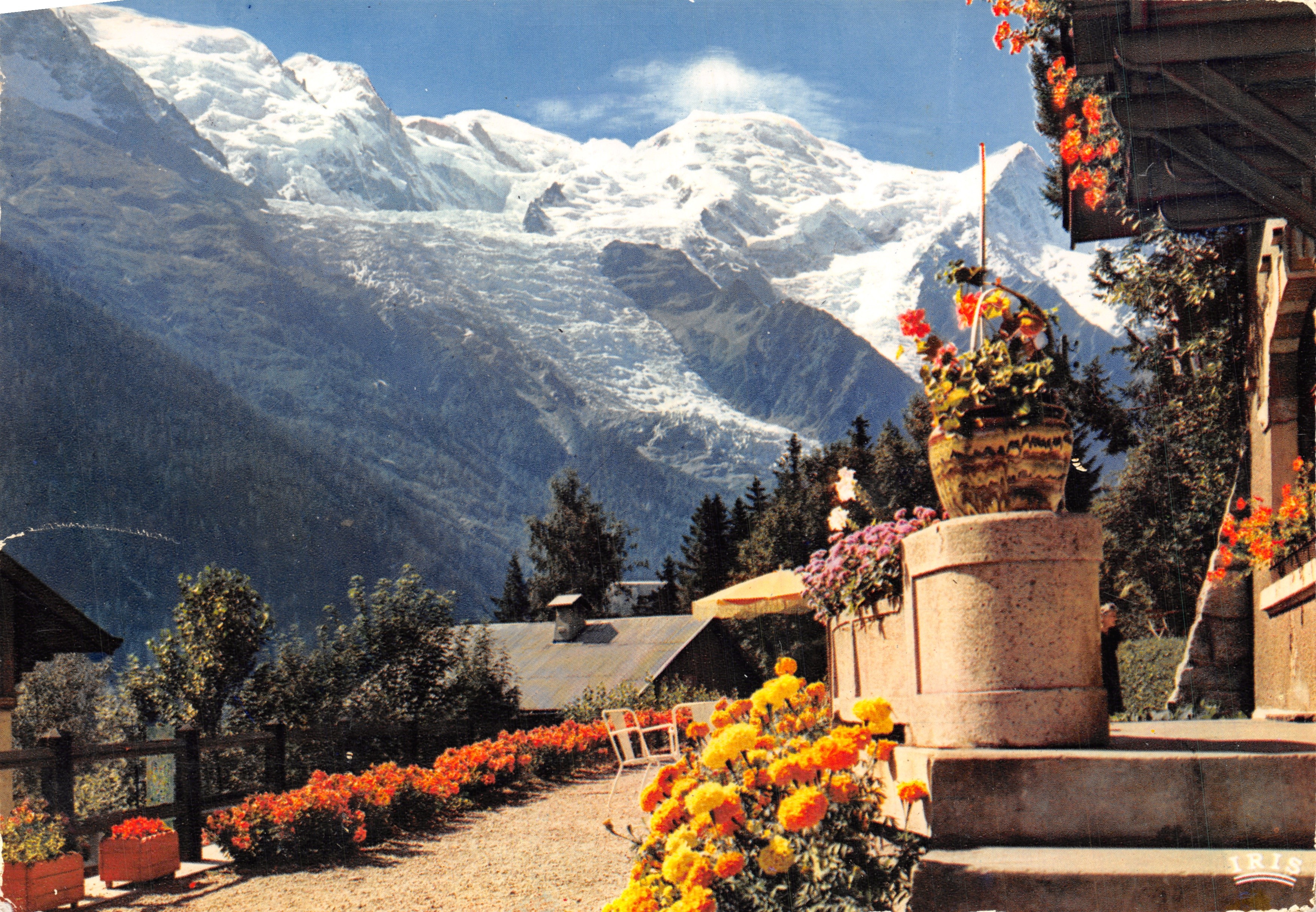 Chamonix - Vista del Mont Blanc e del Ghiacciaio dei Bossons — editore IRIS