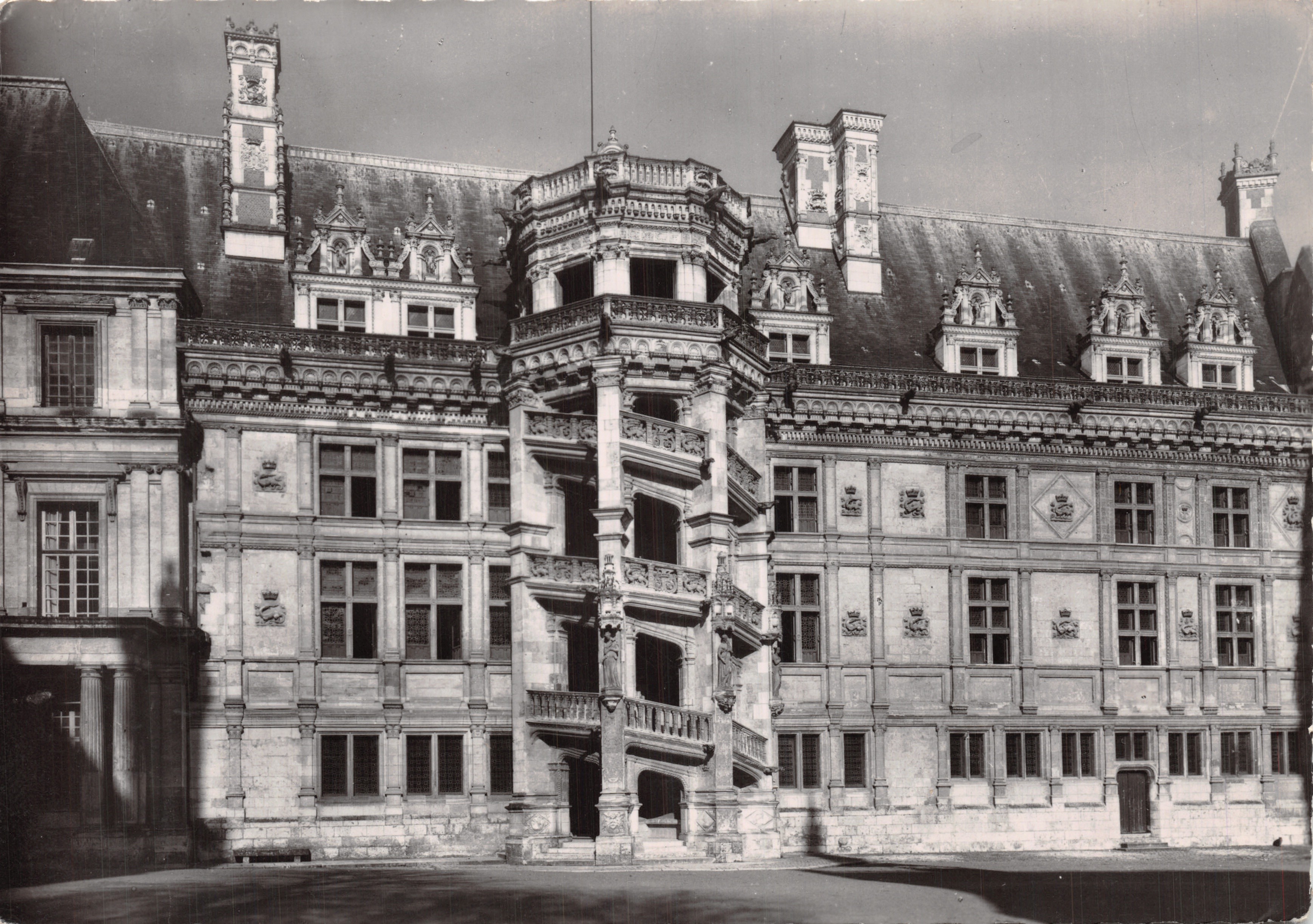 Il Castello di Blois — L'Ala di Francesco I e le Scale d'Onore — SYNDICAT D'INITIATIVE DE BLOIS