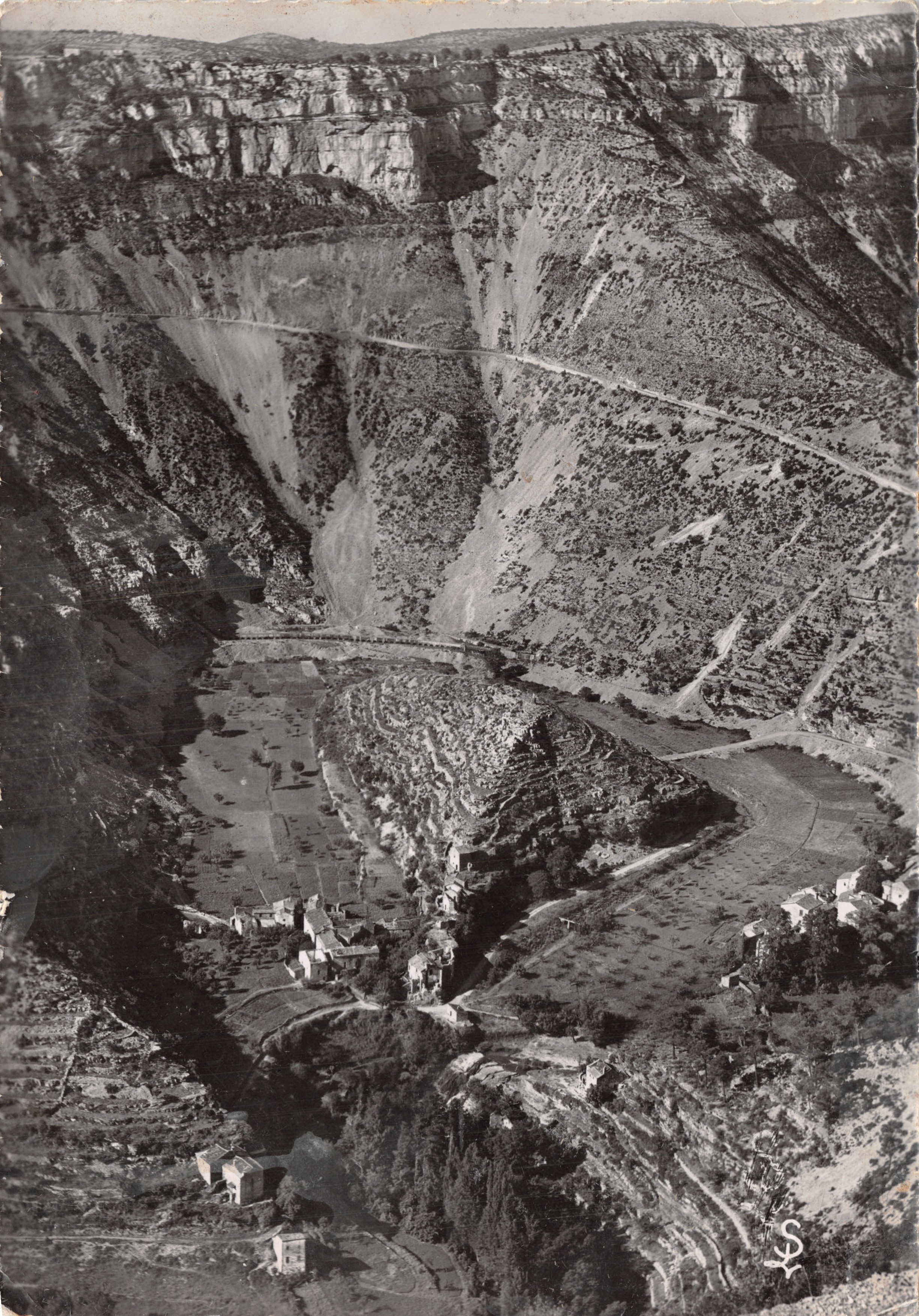 Cirque de Navacelles — vista del Gard sobre el Hérault — Éditions Scheitler, Albi
