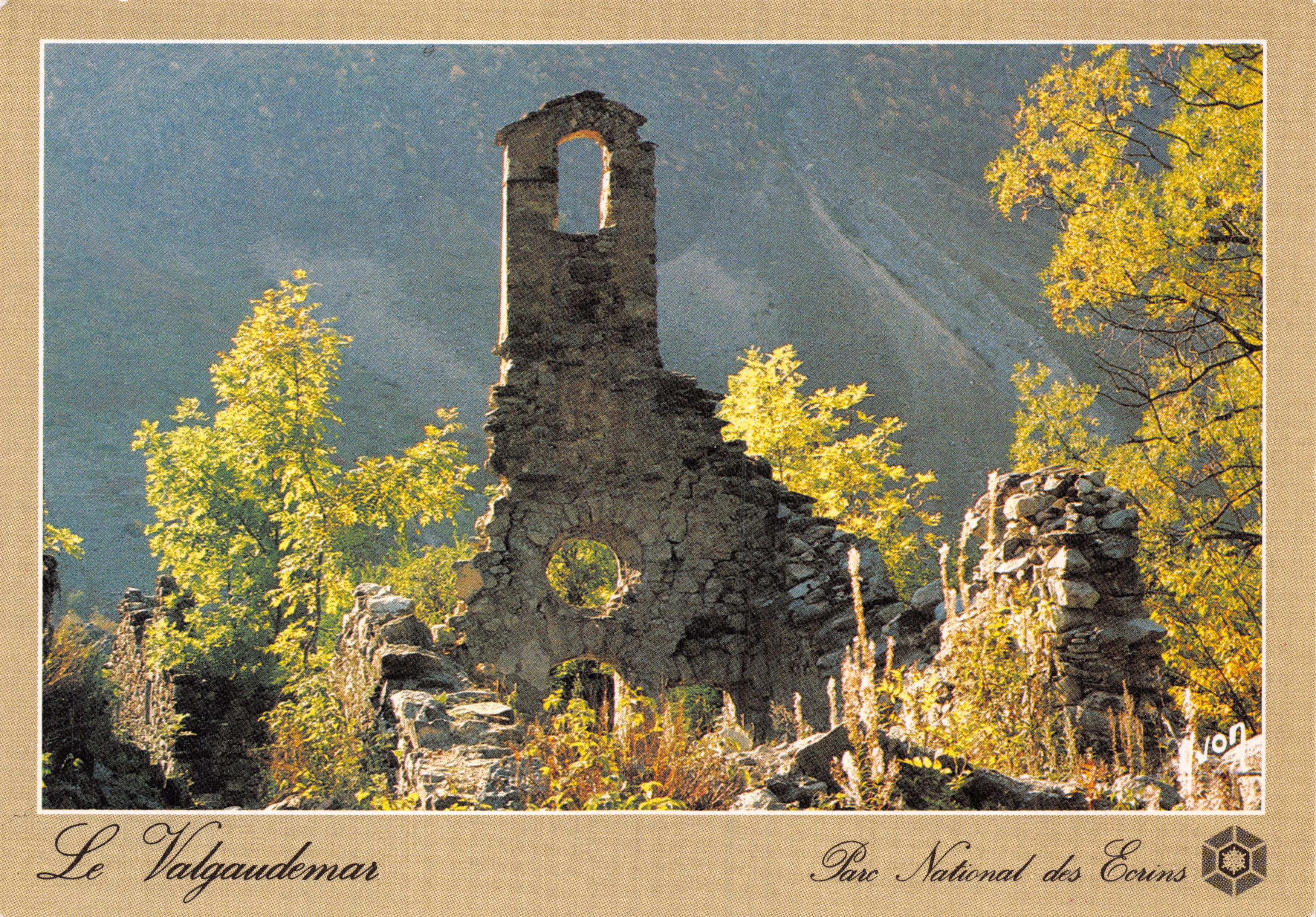 El Valgaudemar — ruinas de una capilla en el Parque Nacional de los Écrins — editado por Yvon