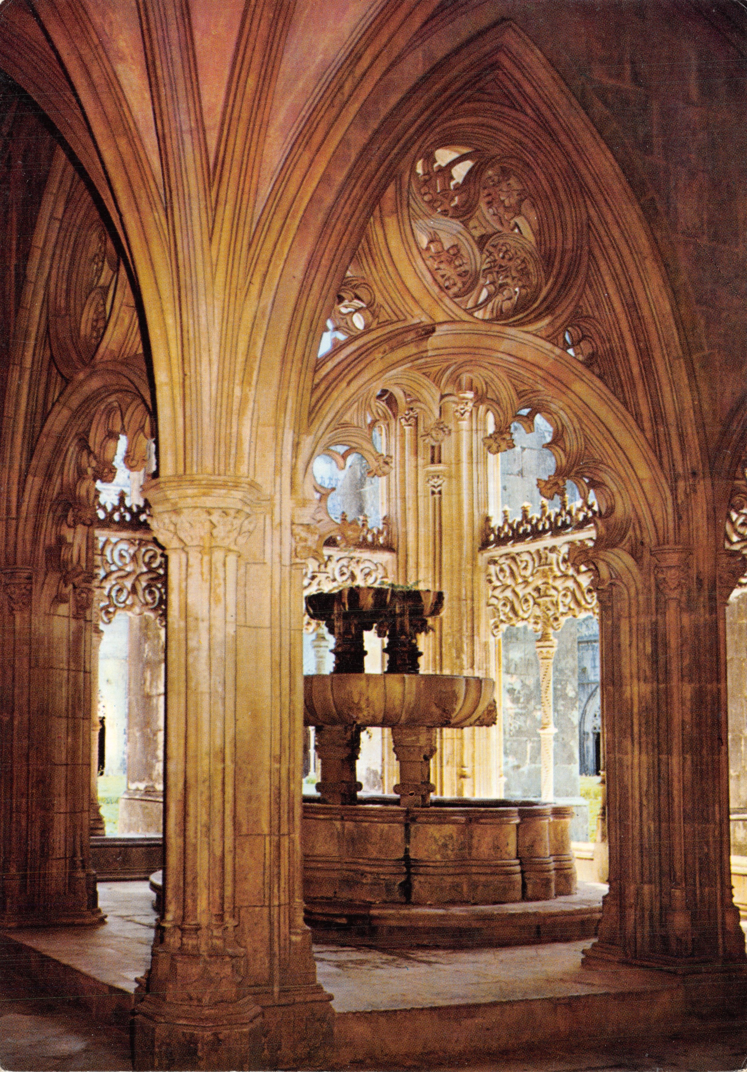 Batalha — Lavatório do Claustro Real — Monastère — Lavabo du Cloître Royal — éditeur DÚLIA