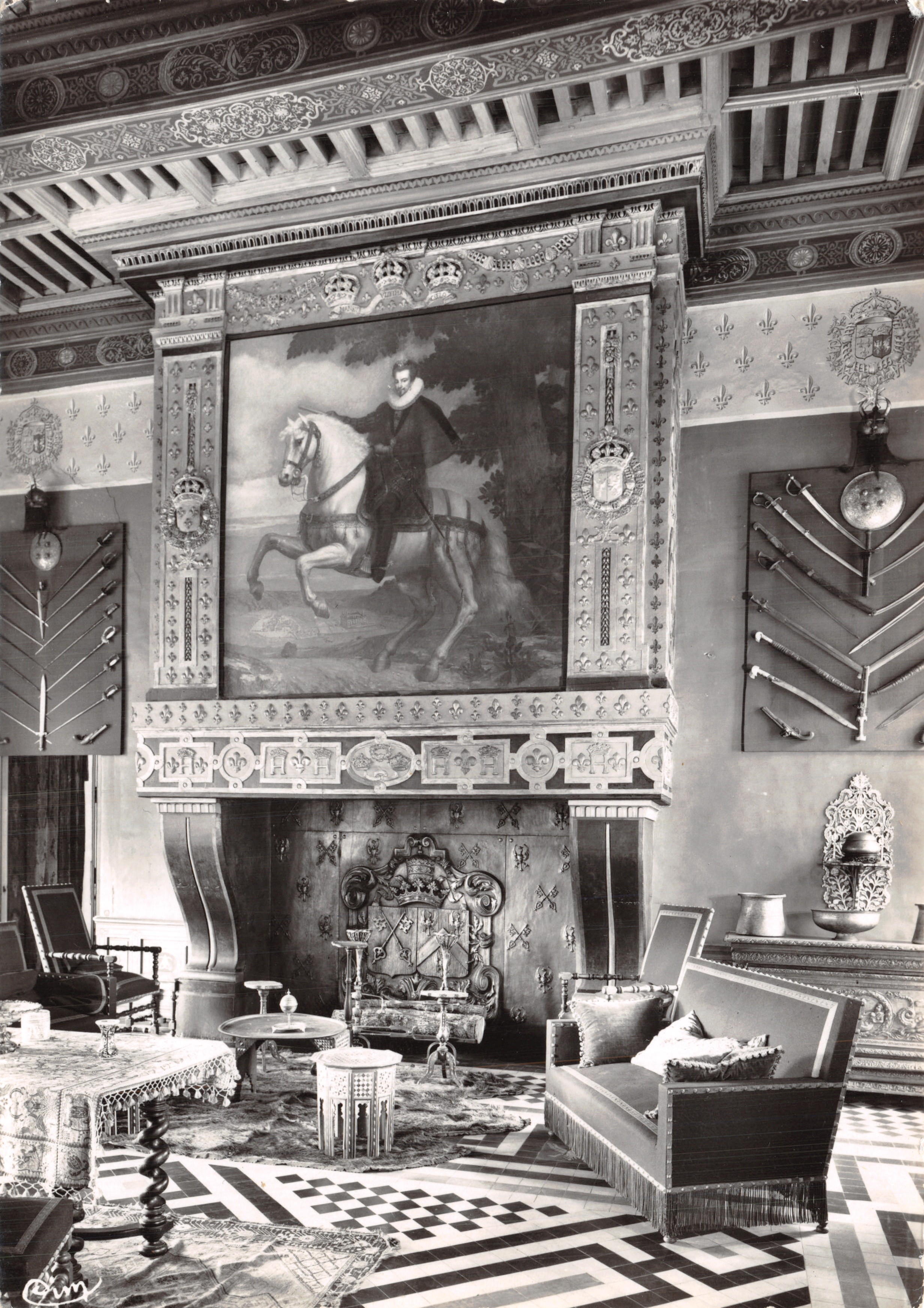 Castillo de ANCY-le-FRANC (Yonne) — Sala de Guardias decorada con lirios y armas de Francia y Polonia en honor al paso de Henri III al regresar de Polonia — Cliché D. Tibisławsky — IMP. COMBIER