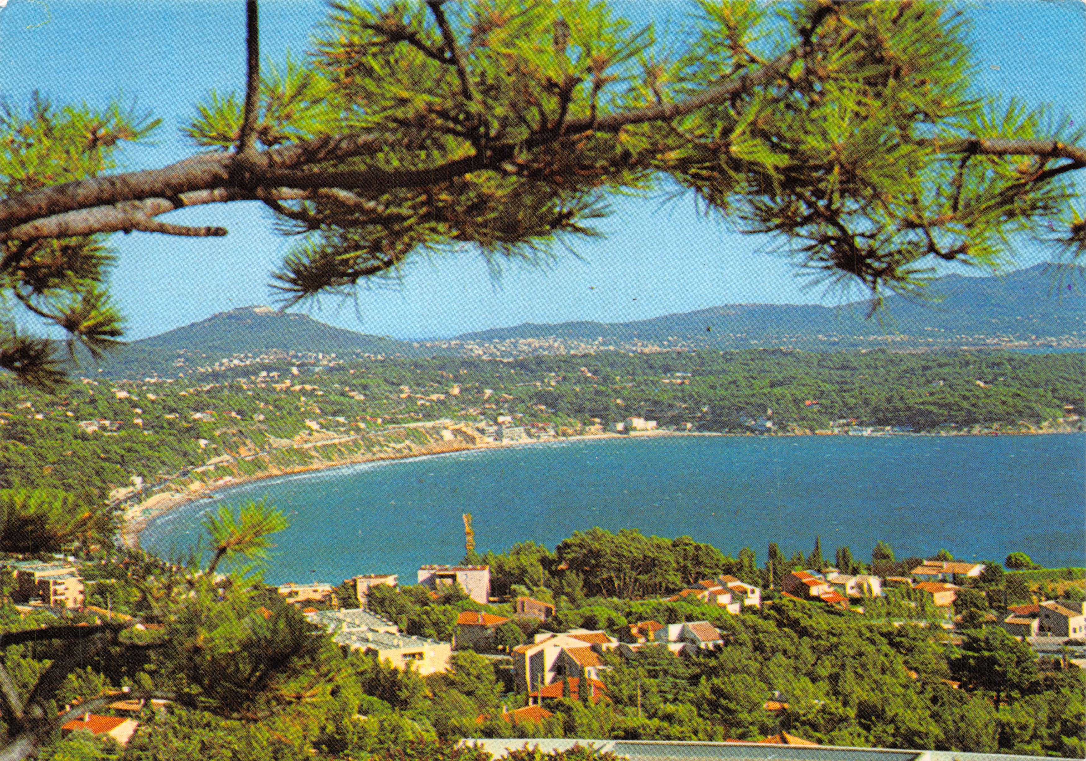 Sanary-sur-Mer — vista de la bahía de Bandol desde Six-Fours — editor CAPREFOUR des BAIES du SOLEIL