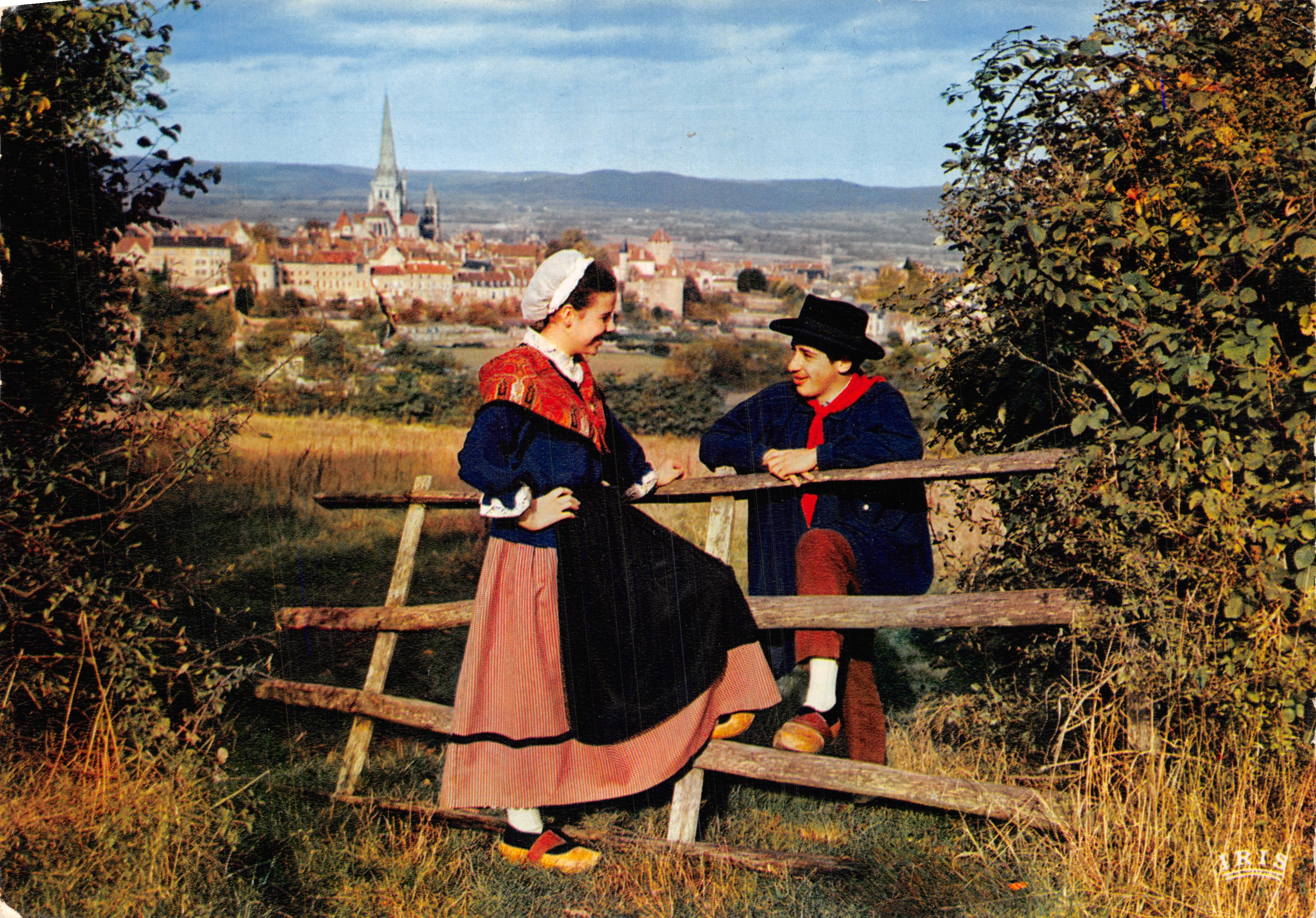 Due personaggi in costume folkloristico — vista su Morvandiau — Éditions Hachette