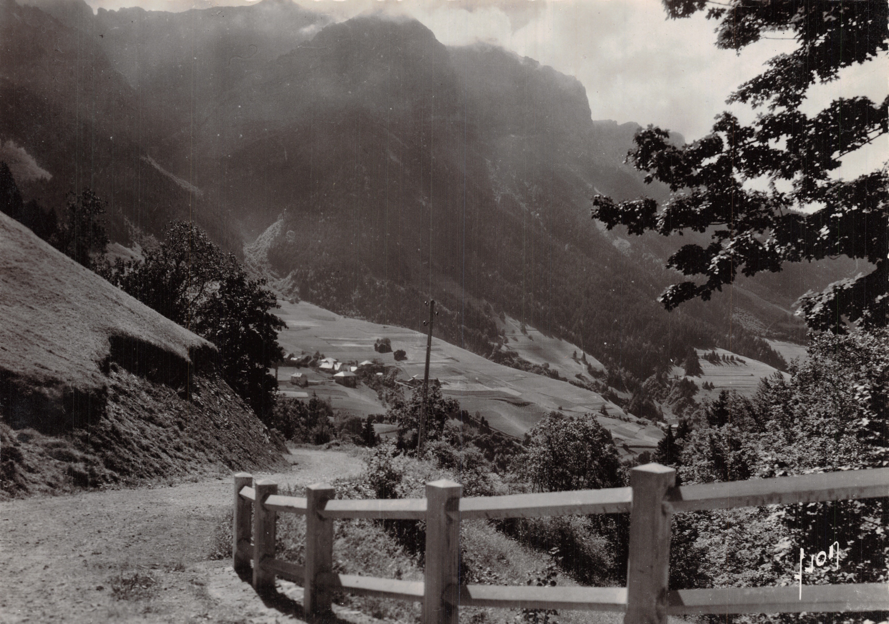 Col de la Forclaz — vue panoramique depuis le col — Éditions YVON, Paris