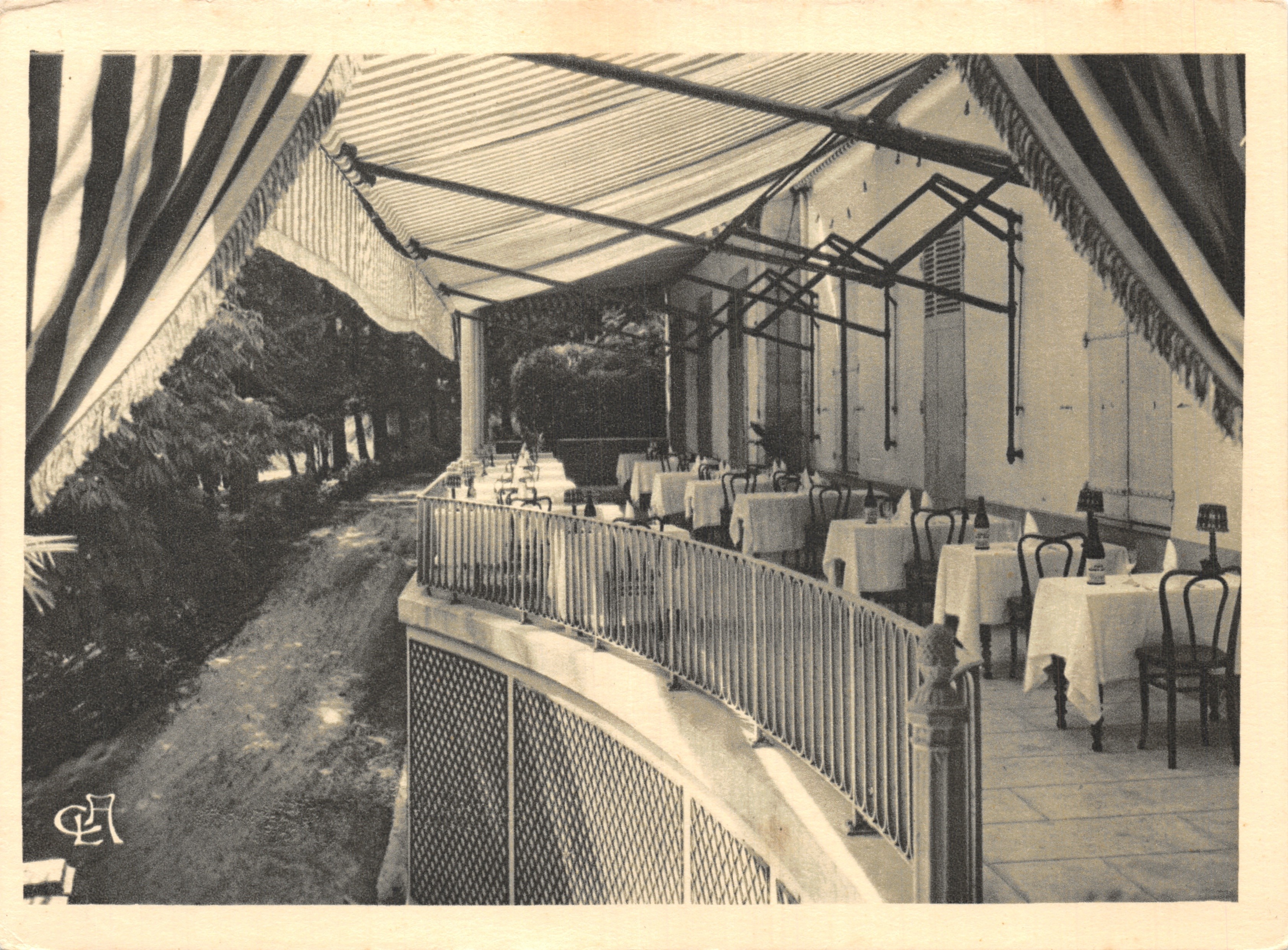 Terrazza del Ristorante dell'Hotel des Bains — Vals-les-Bains — Edizione di G.-L. Arlaud, Lyon