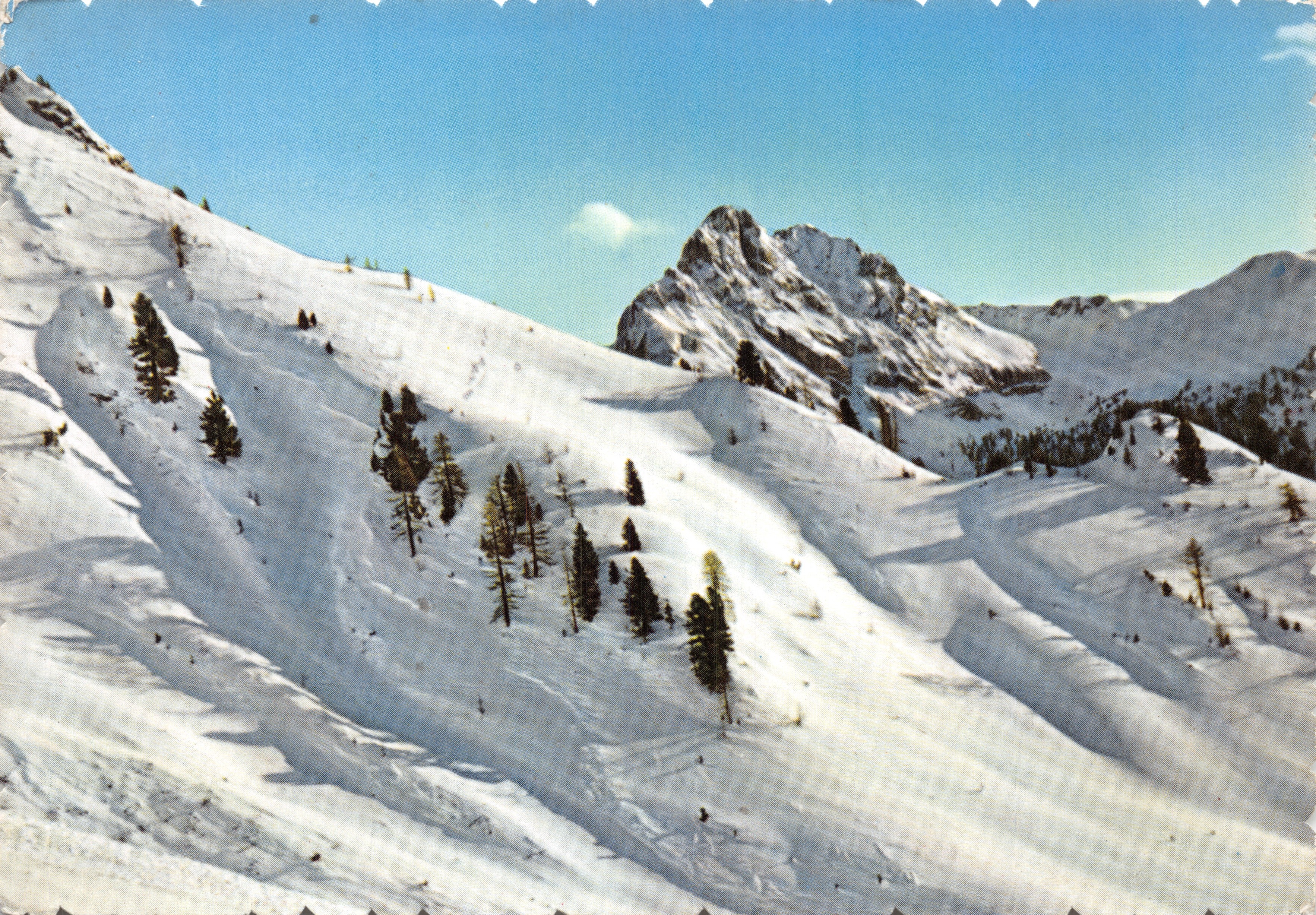 Paisaje alpino nevado — vista de montaña con cima rocosa — impreso en Italia, n.º 513/2