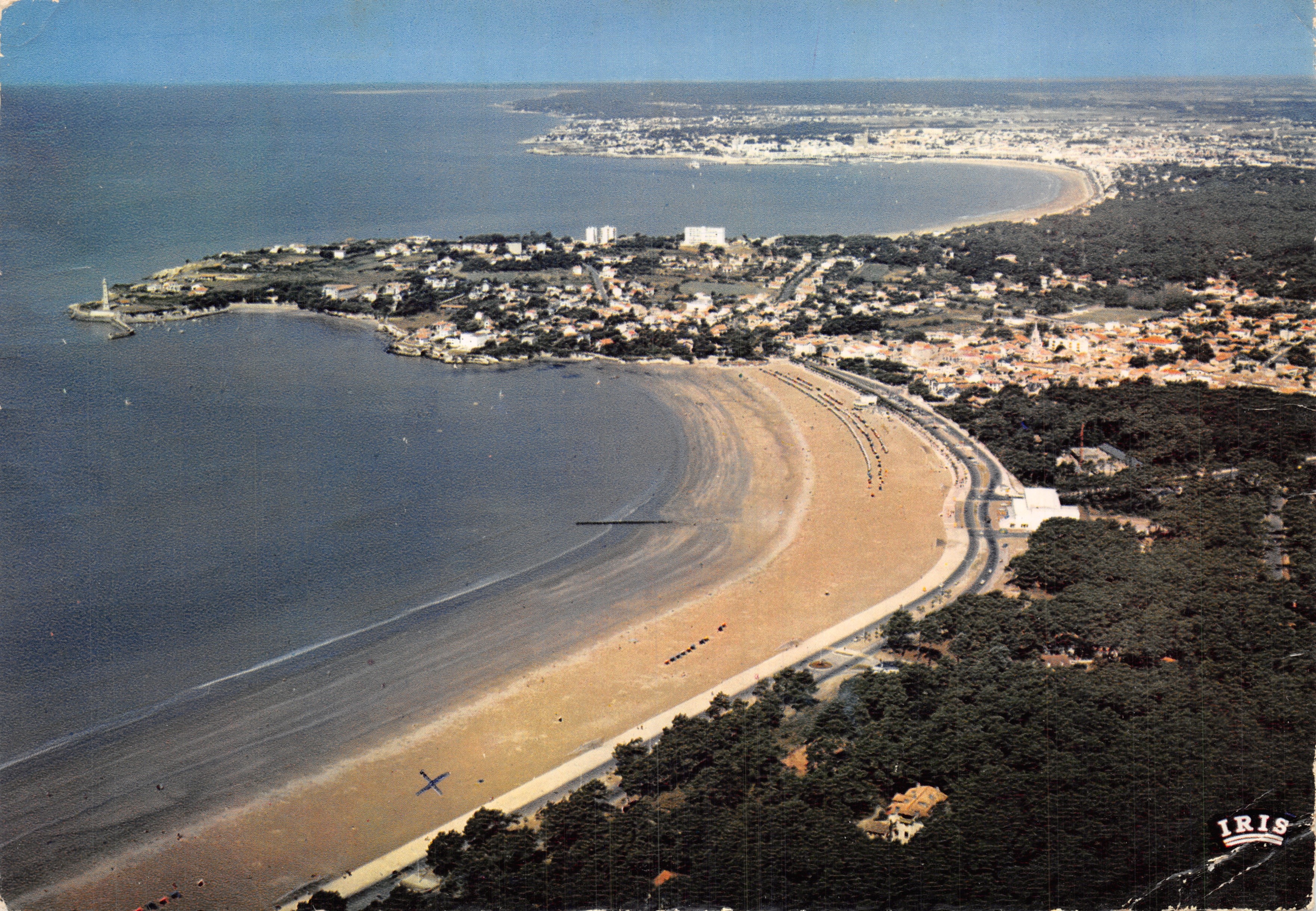 Costa de la Belleza — Vista general de Royan — editor IRIS