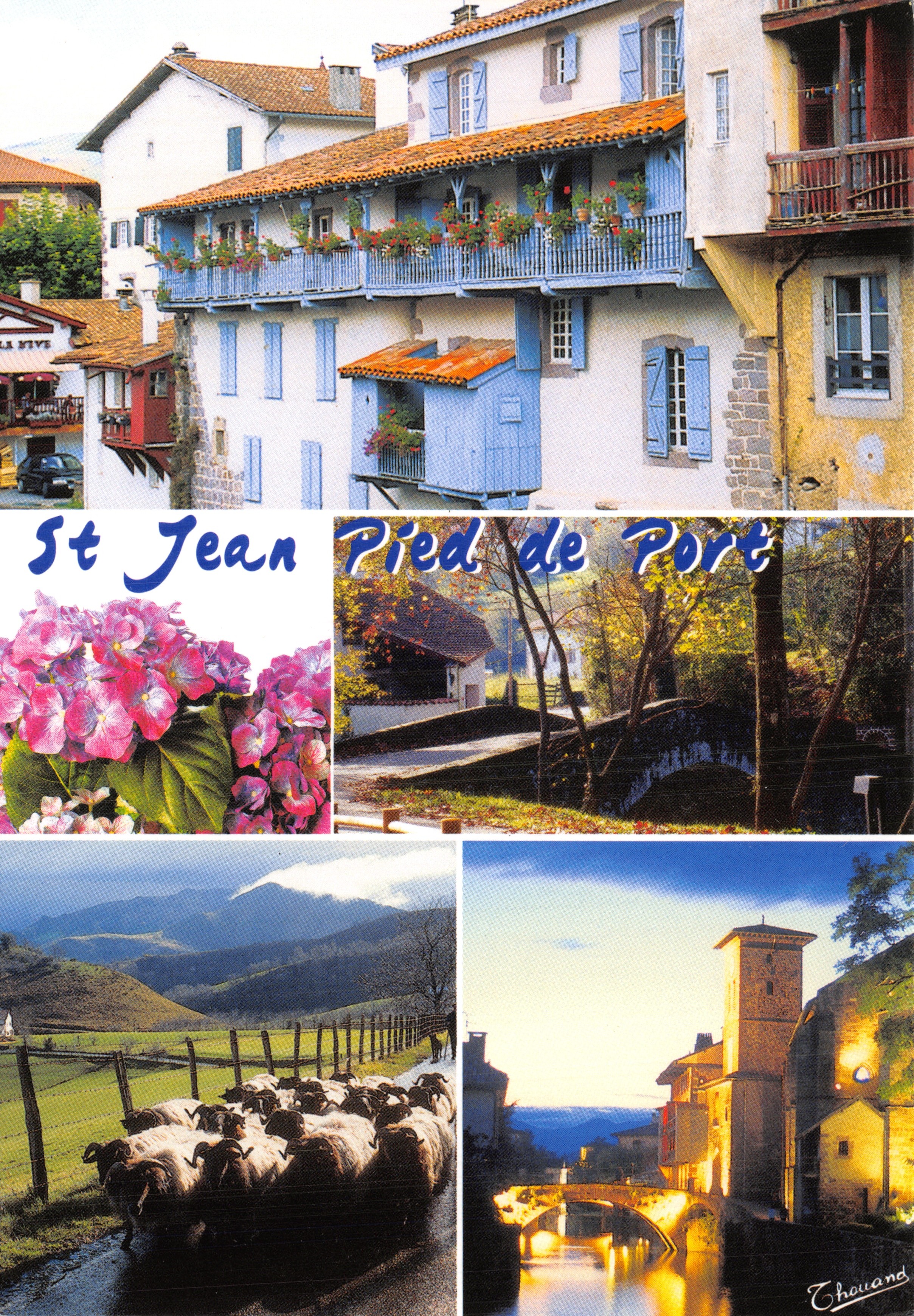 St Jean Pied de Port — panoramische uitzicht met blauwe huis, brug, bergen en kudde — uitgever Chouland