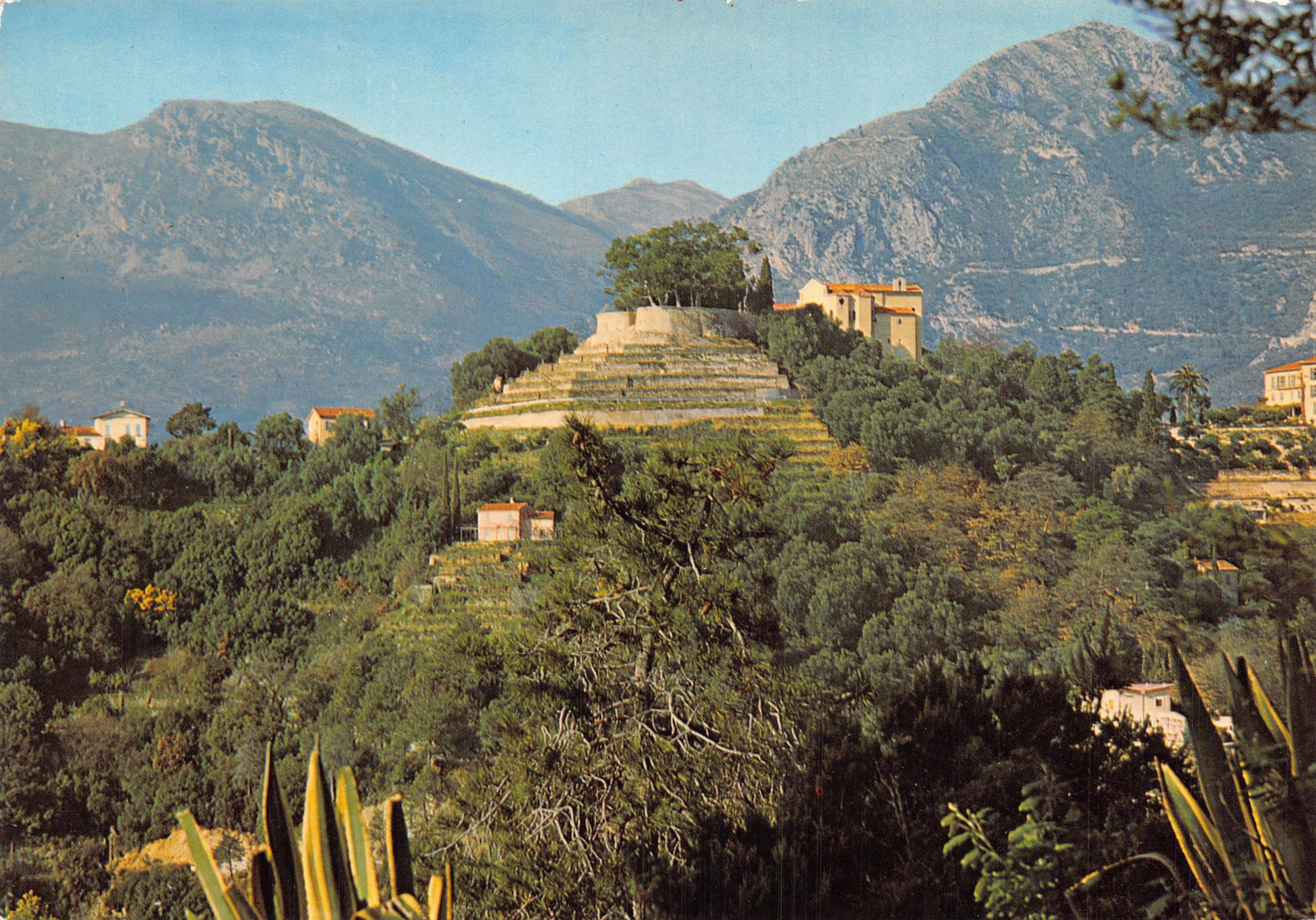 Nuestra Señora de la Anunciación — Monasterio visto desde la carretera del Mont-Gros — editor OSET COLOR ADIA