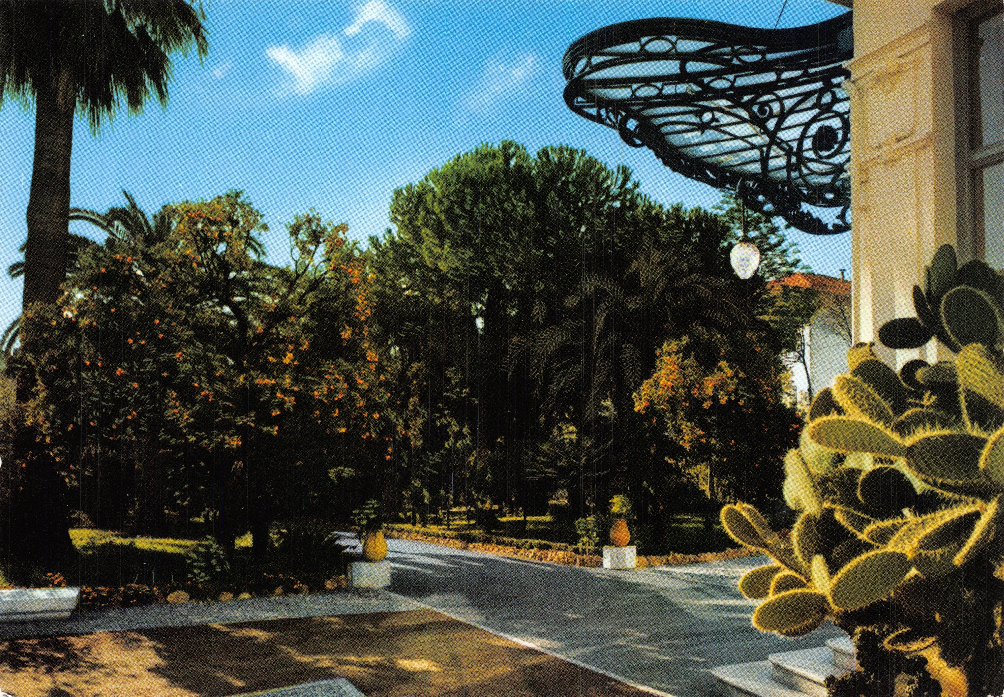 Die Orangenhain — Eingang und Park — R. Judlin, Menton