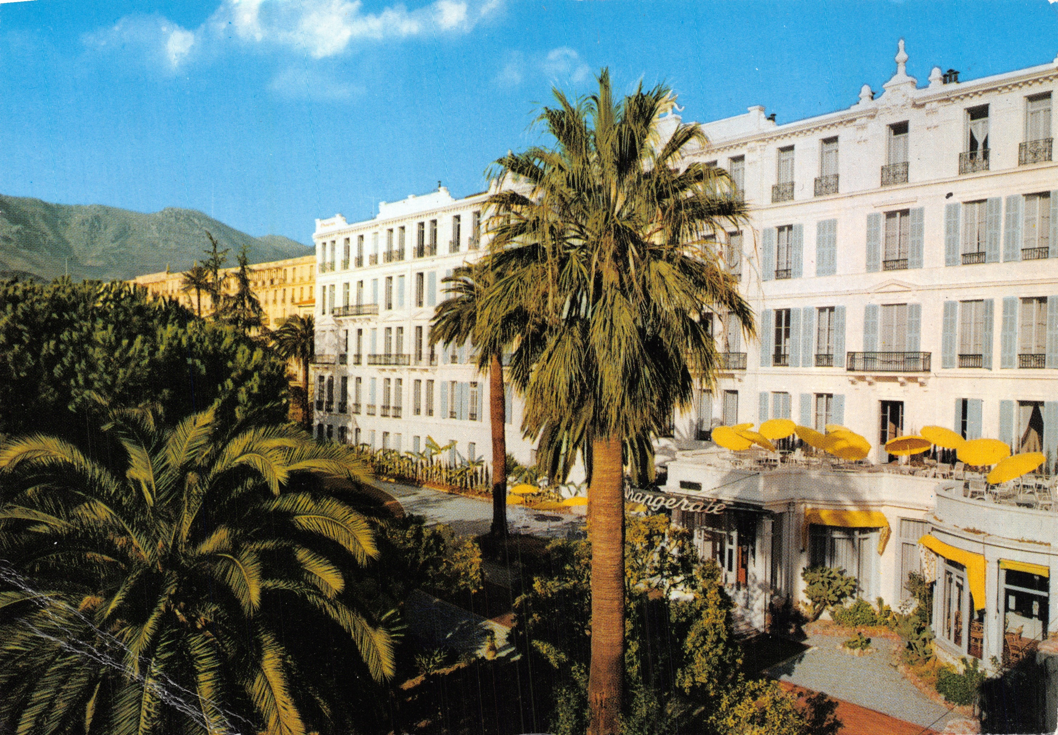Hotel de l'Orangeraie — gevel en terrassen — R. Judlin - Photo Riviera, Menton