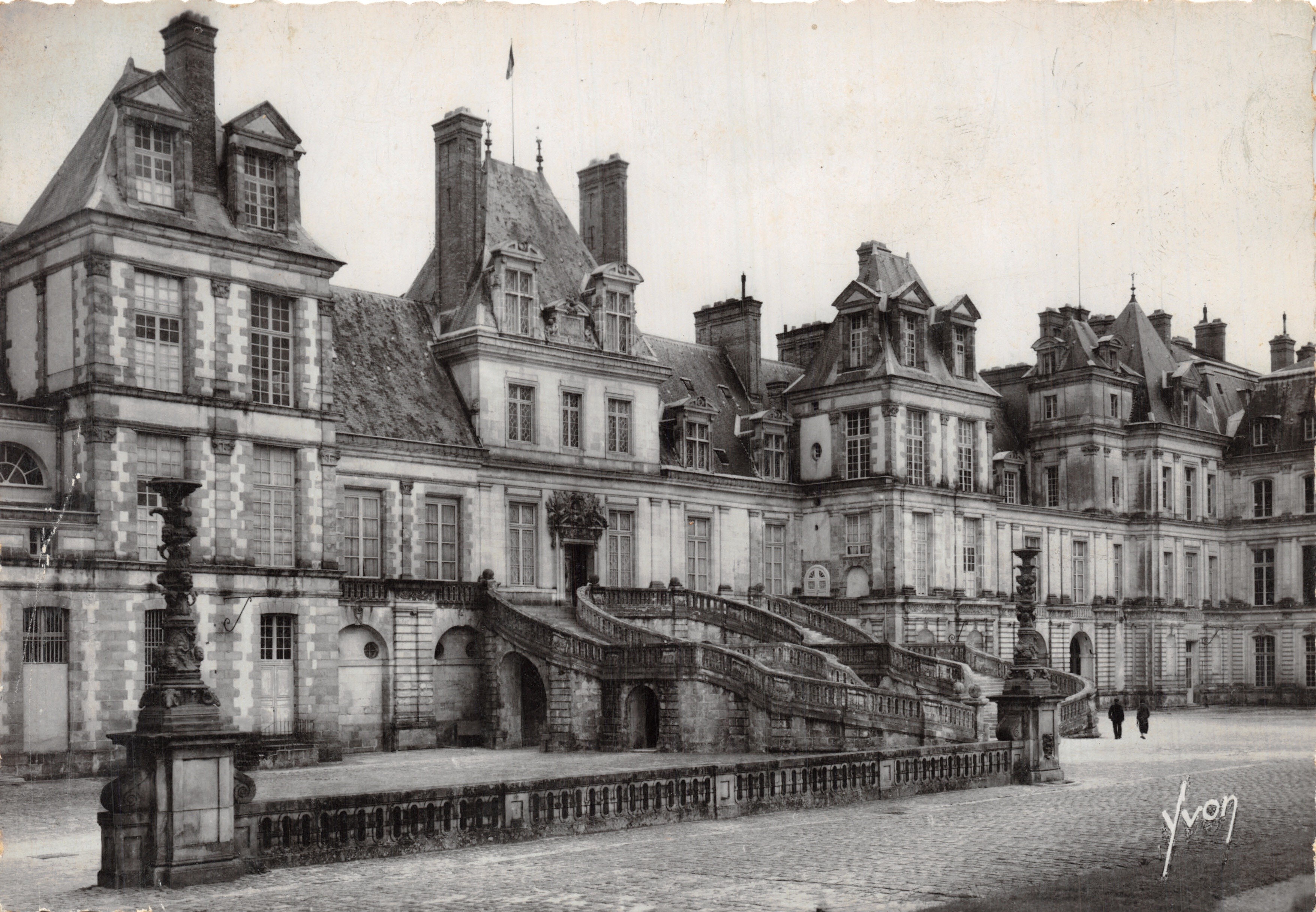 Fontainebleau — Paleis — Cour des Adieux — Editions d'Art