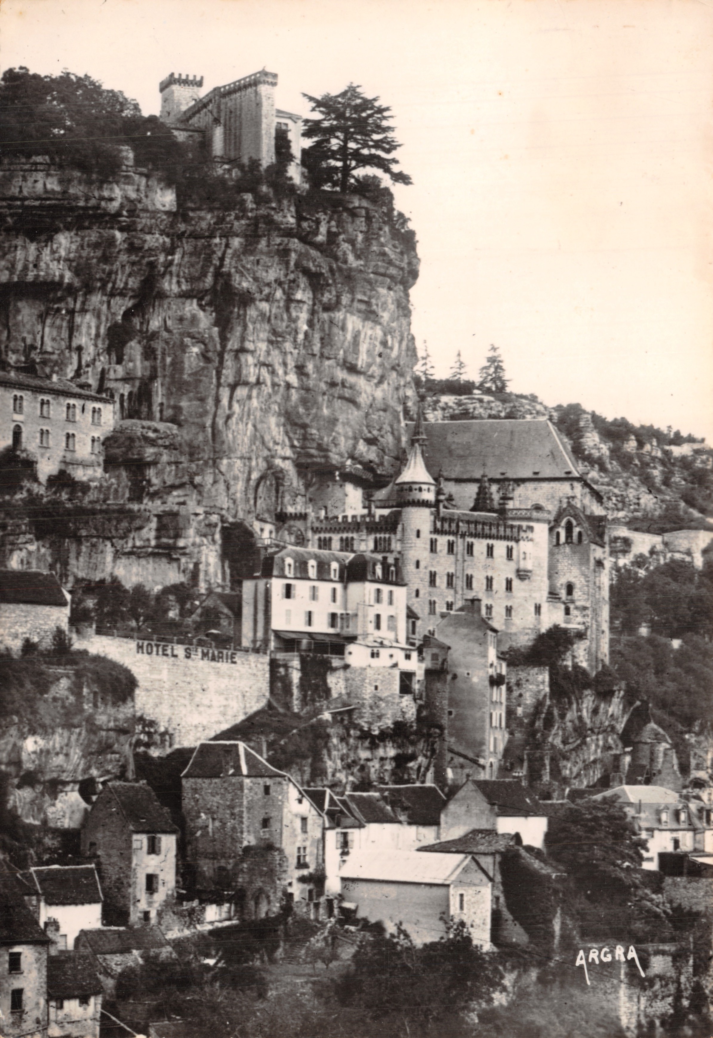 Rocamadour — view from the Cahors road — publisher ARGRA, no. 538