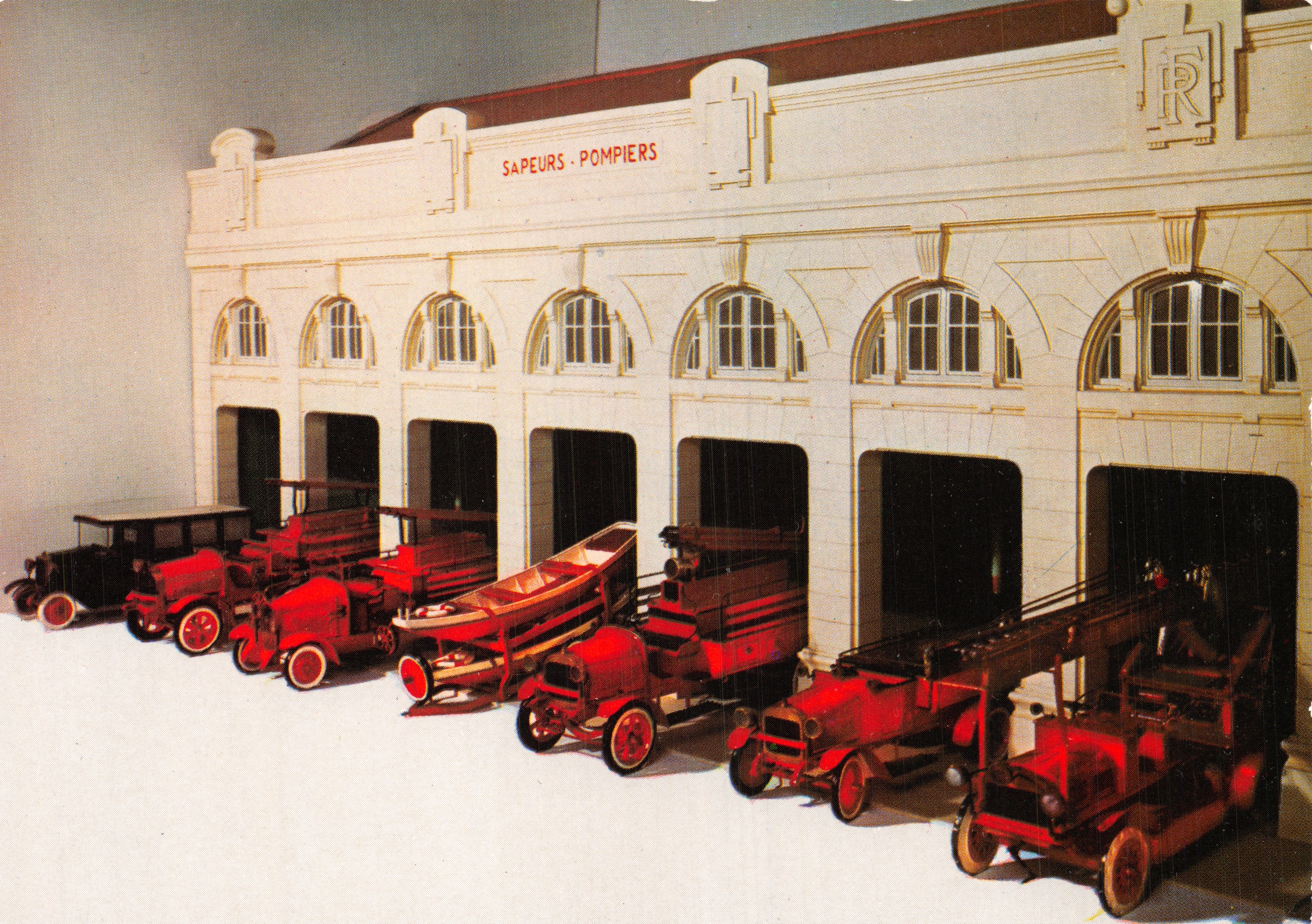 Hall de Bomberos — modelo de la sala de salida de Lyon — editorial LYONCOLOR, n.º 39/641