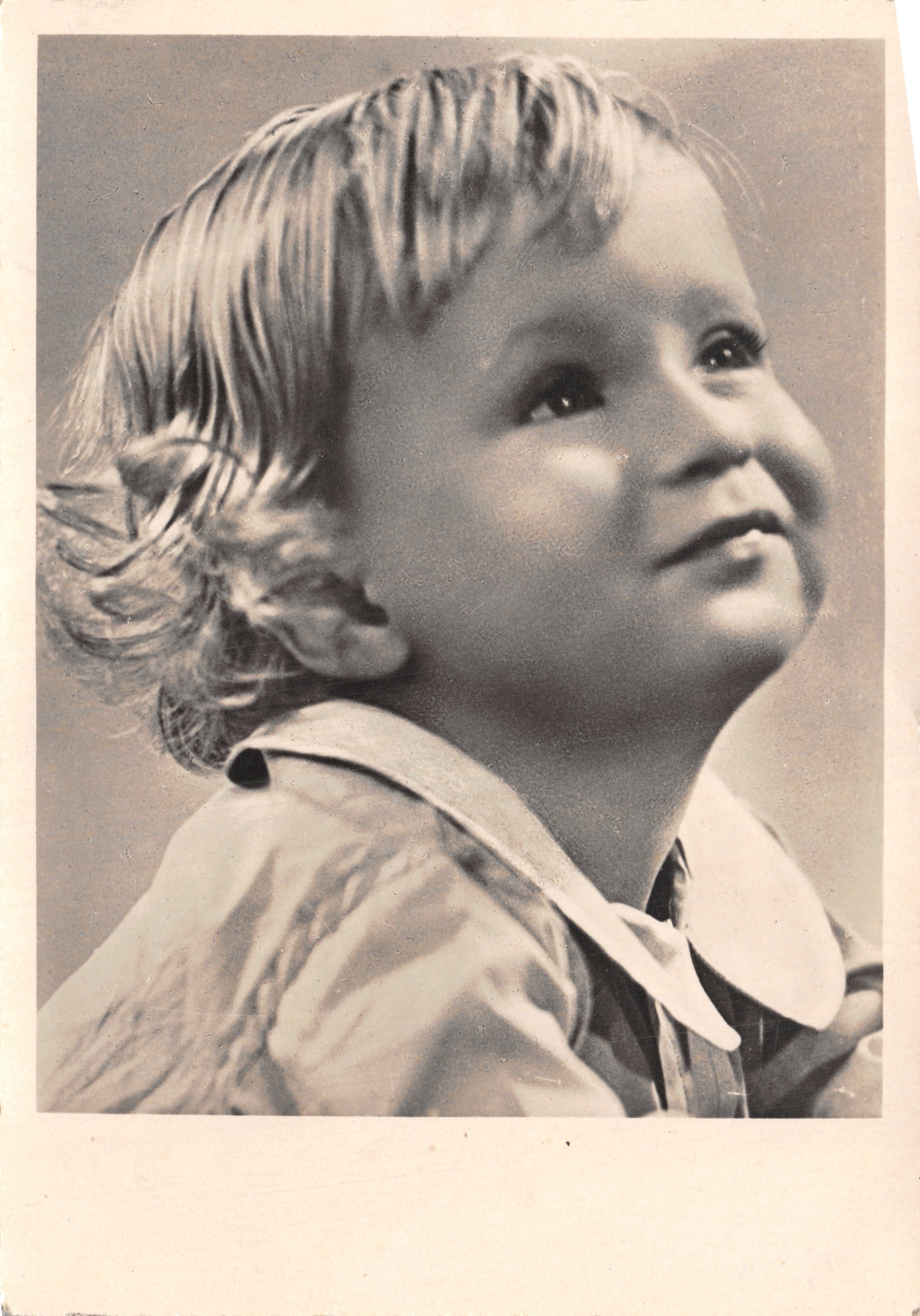 Enfant souriant — portrait en noir et blanc — éditeur Reproduction Française, n° 257