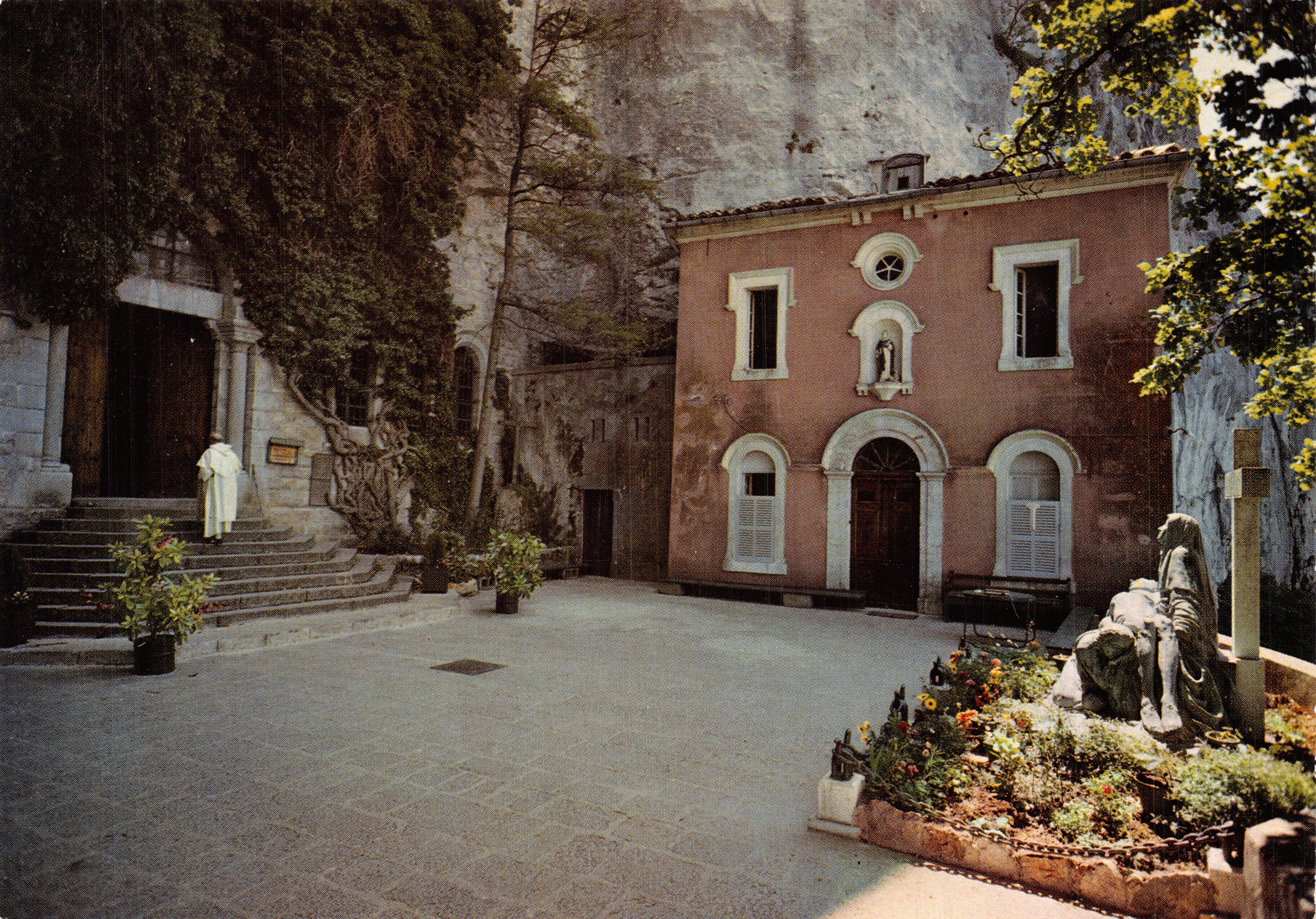 La Cueva y el Ermitorio de Santa María Magdalena — Sainte-Baume — Société Éditions de France, rue Clapier, Marseille