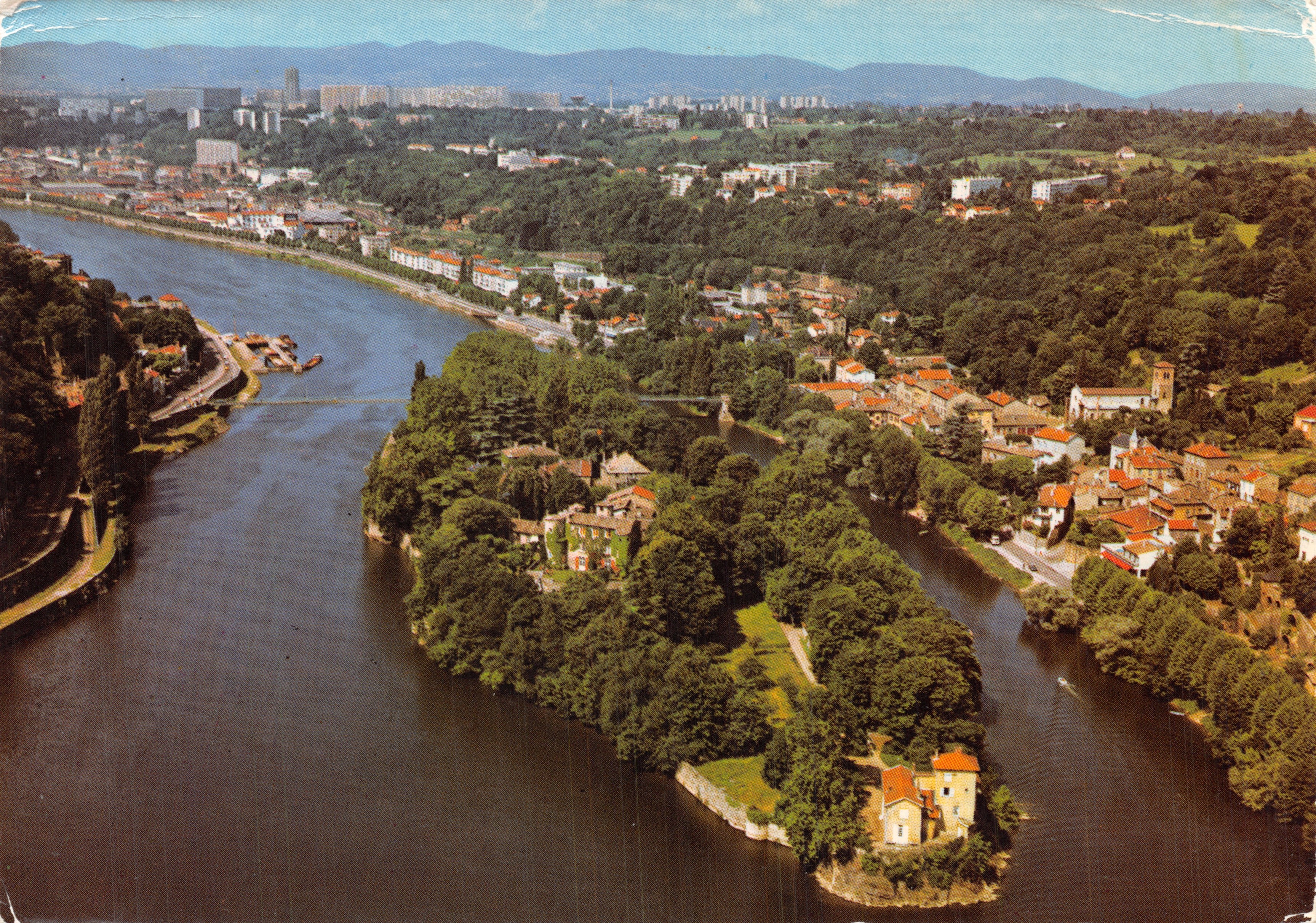 La Vallée de la Saône à l'Île Barbe — Luchtfoto — Ed. SPADEN