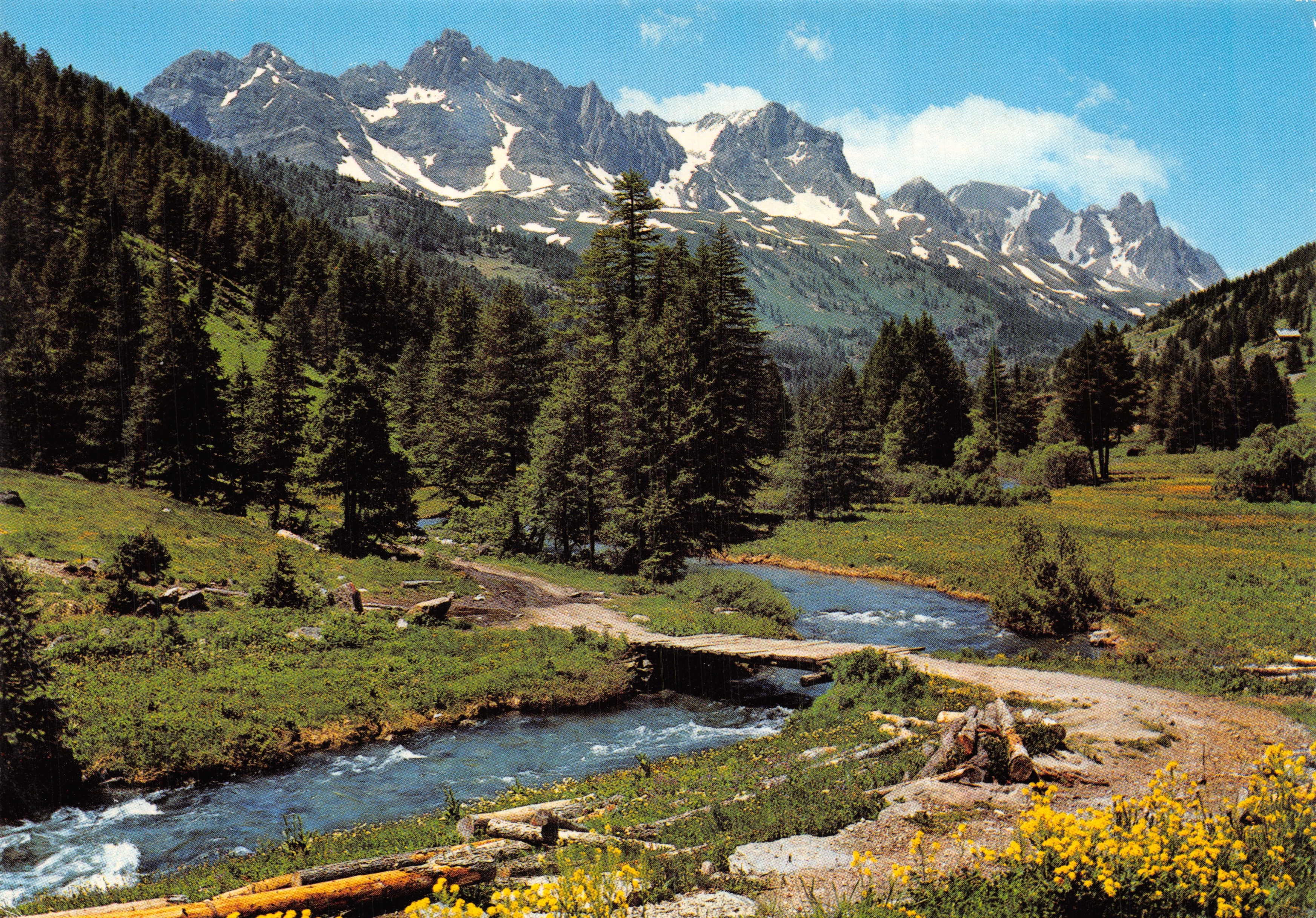 Valle della Clarée — paesaggio alpino con torrente e montagne innevate — editore Cliché e realizzazione Éditions Aden