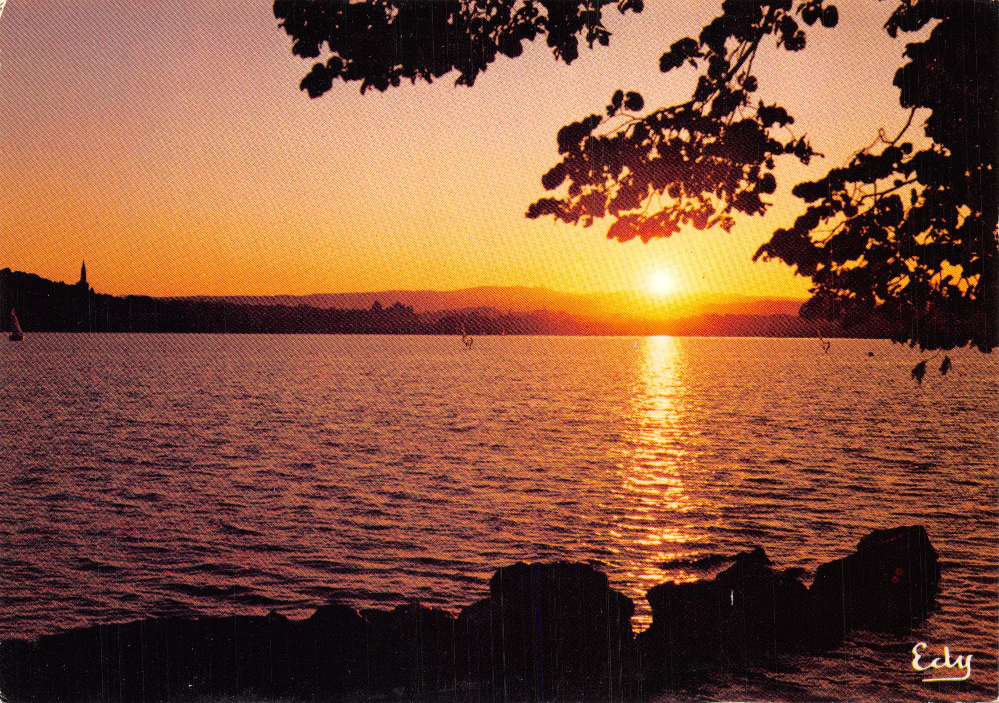 Tramonto sul lago d'Annecy — vista dalle rive, editore Echy