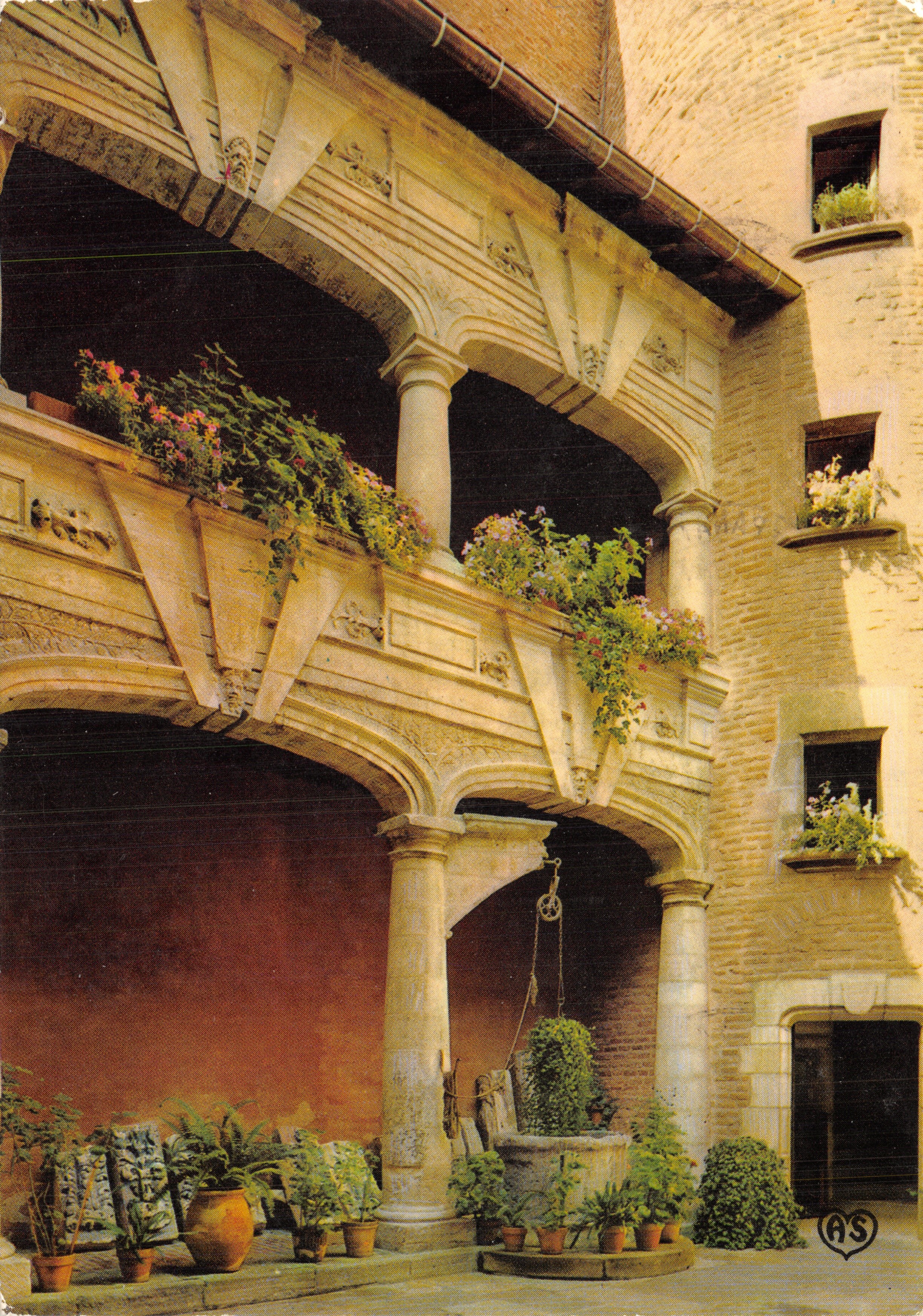 Cour d'Honneur — Hotel Reyne (16e eeuw) — AS, Albi