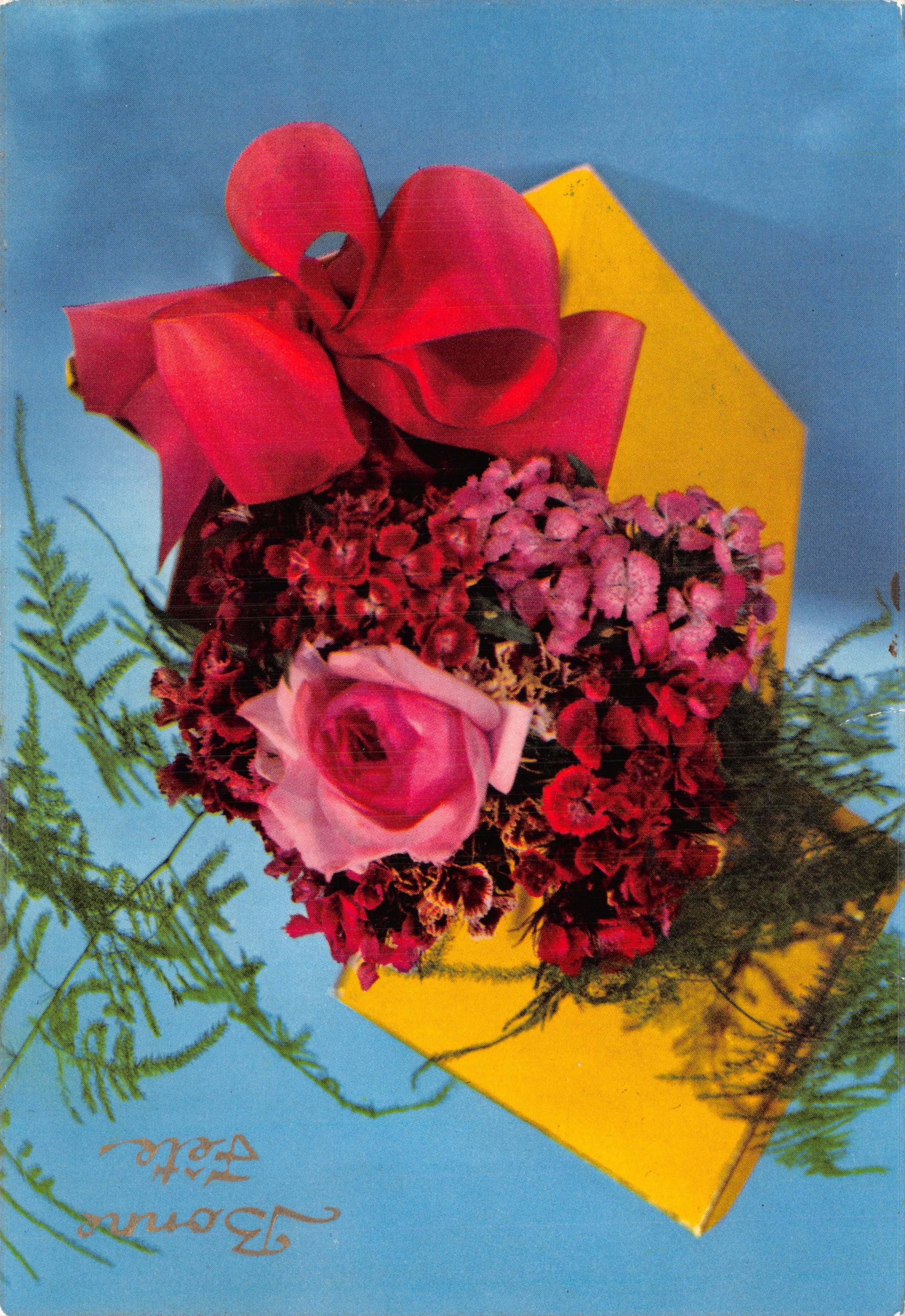 Bouquet de fleurs — boîte jaune ornée d'un grand nœud rouge — éditeur 'Bonheur' imprimé sur la carte