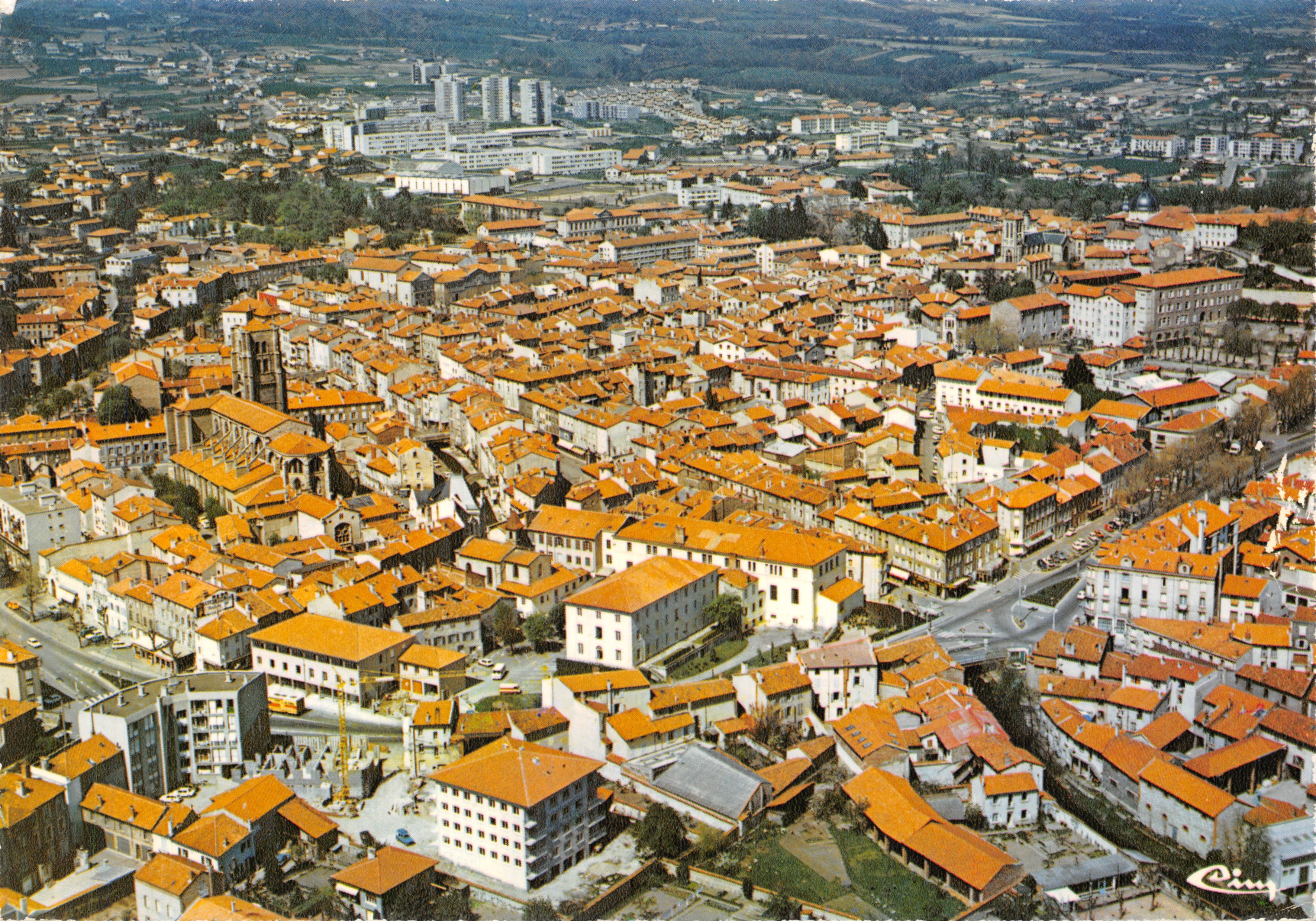 Montbrison (Loire) — algemene luchtfoto — Imprimeur Combiér