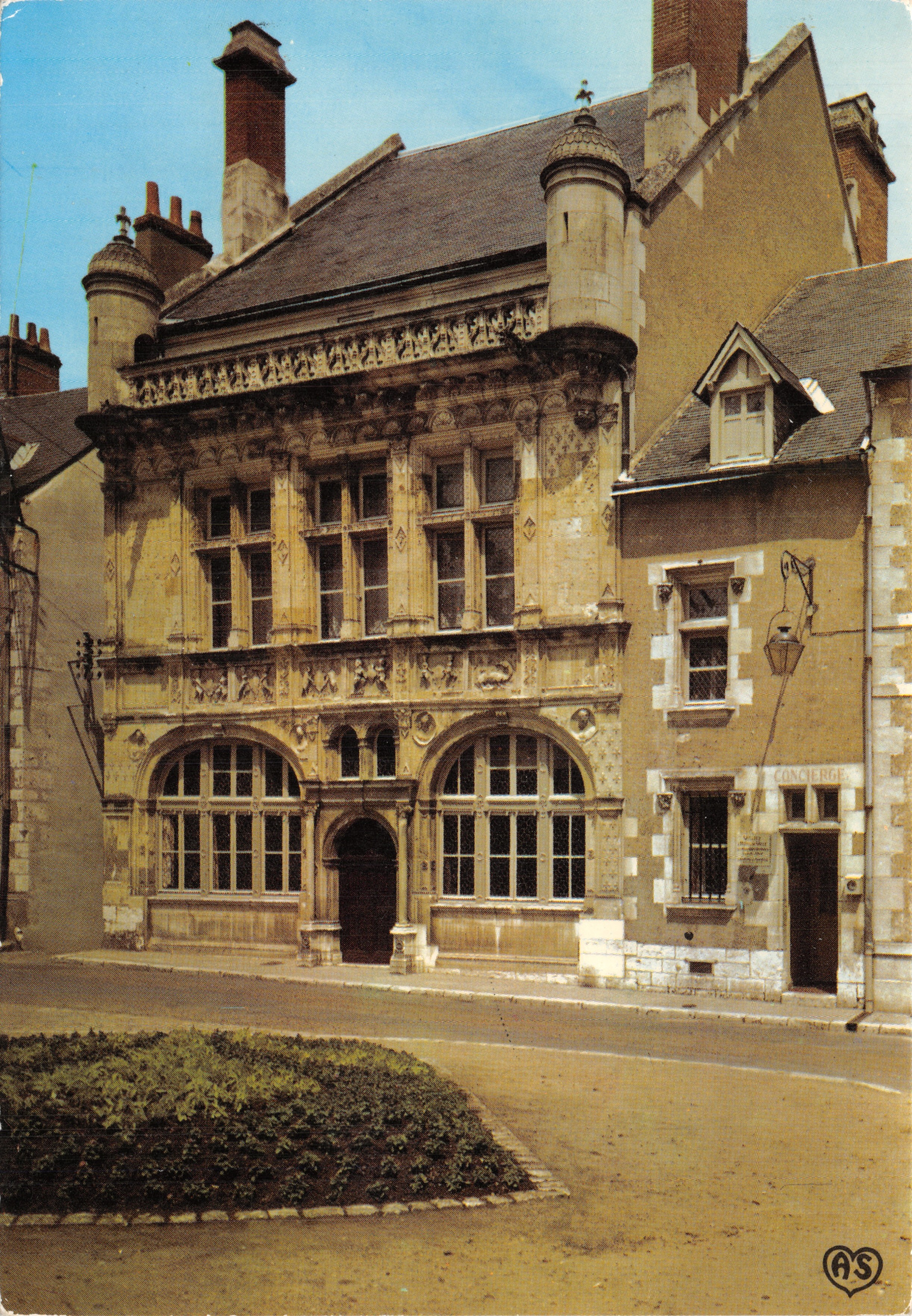 Hôtel de Ville de Beaugency — façade Renaissance ornée — éditeur ARTAUD Frères, Nantes-Carquefou