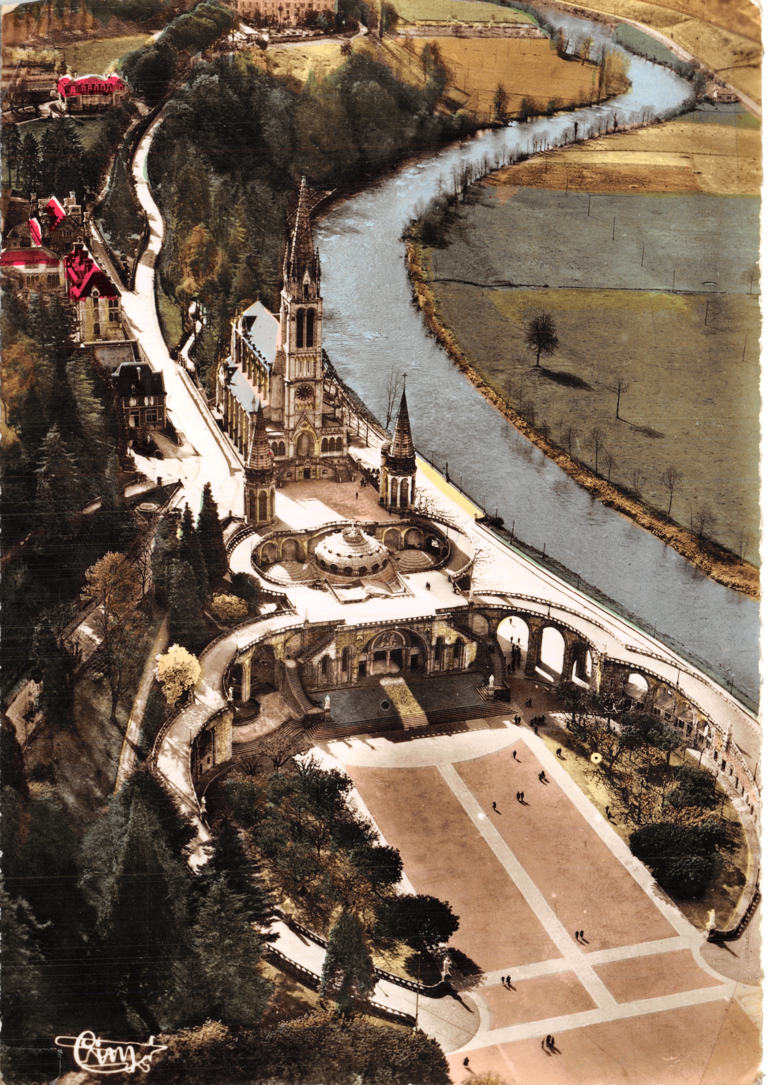 Lourdes (Hautes-Pyrénées) — Vue aérienne de la Basilique et du Gave — Éditions Combier