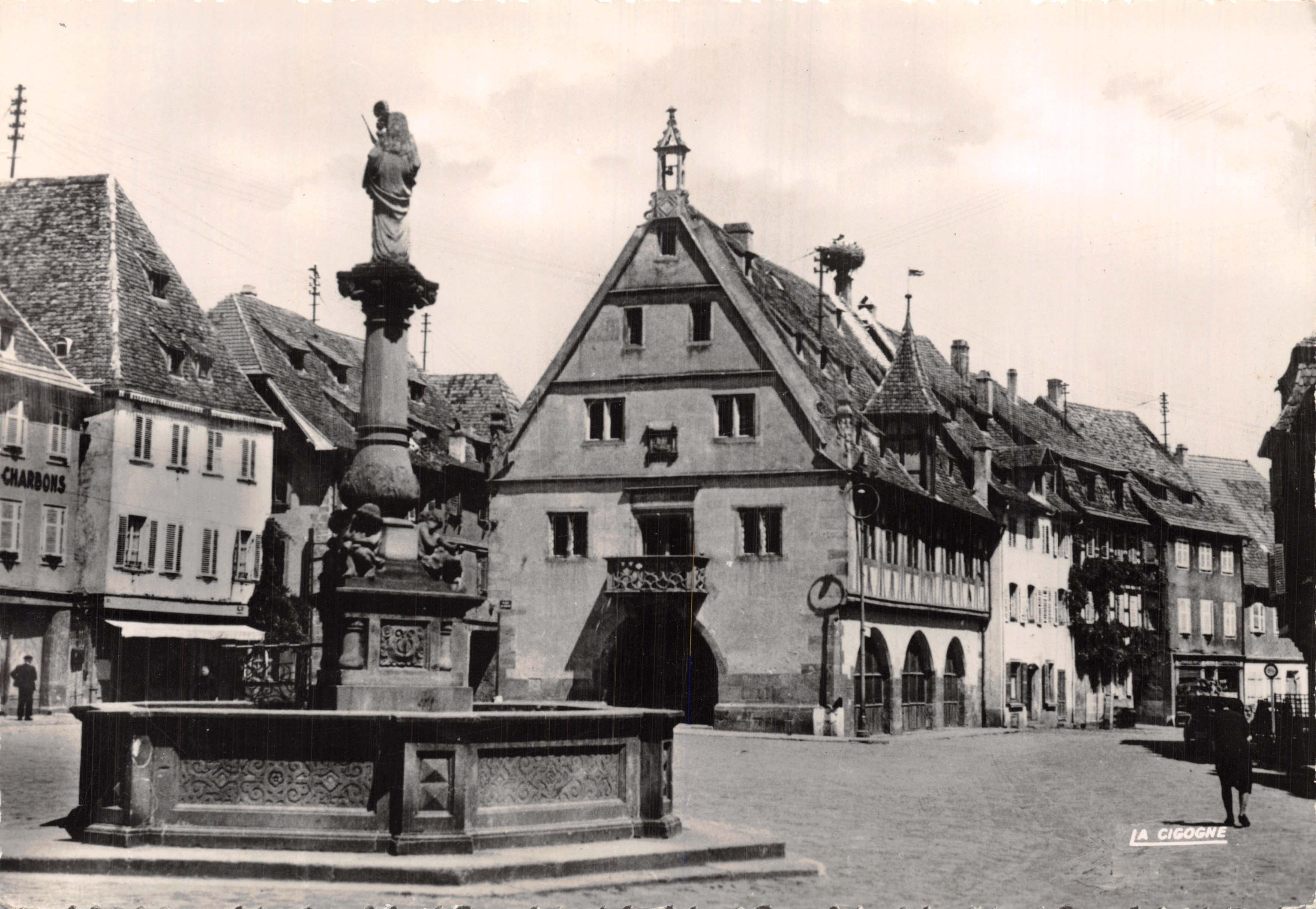 Obernai — Vieille Fontaine et Halle au Blé — éditeur LA CIGOGNE