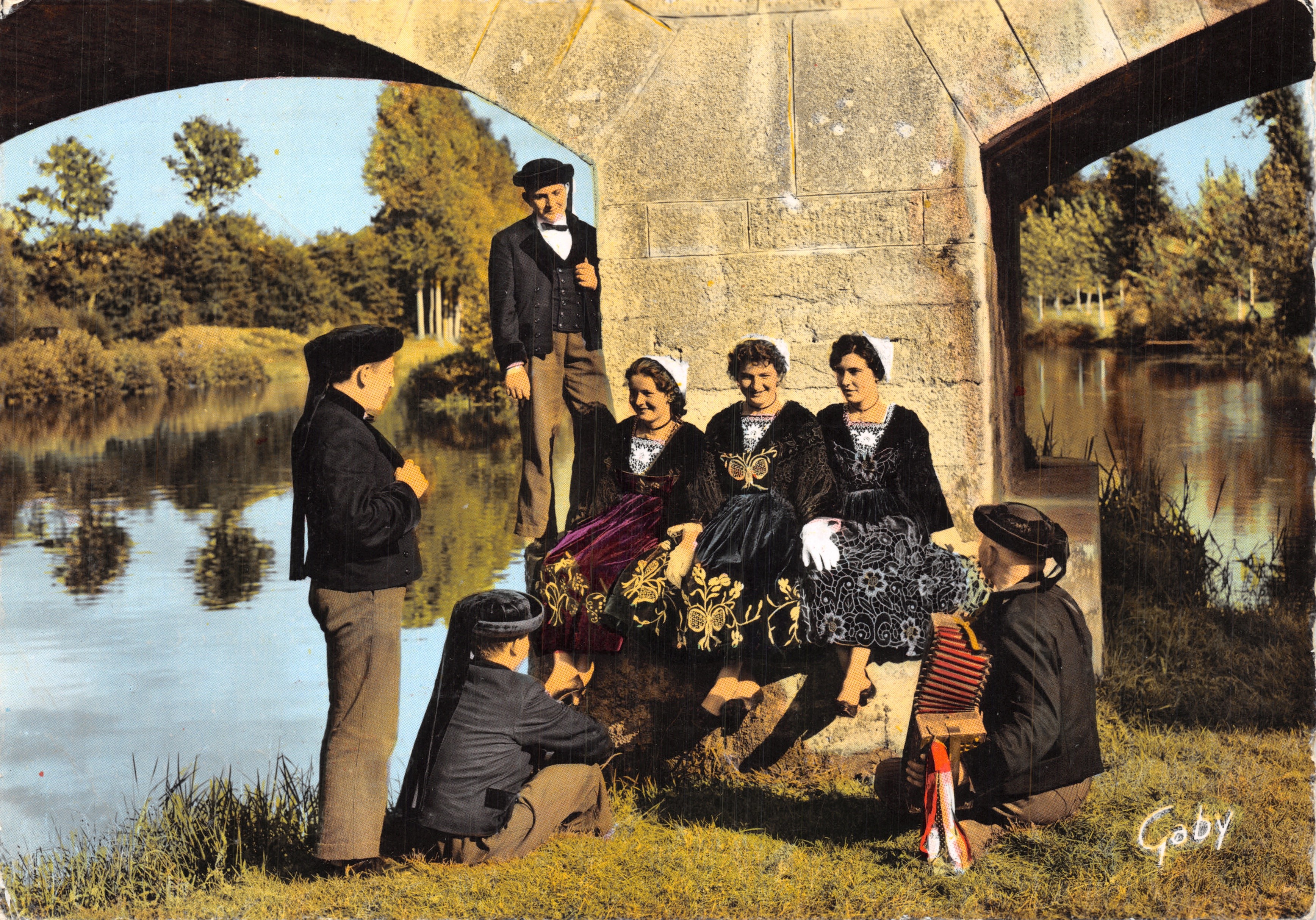 Scène de folklore breton — sous un pont sur les bords de l'Oust — éditeur Gaby