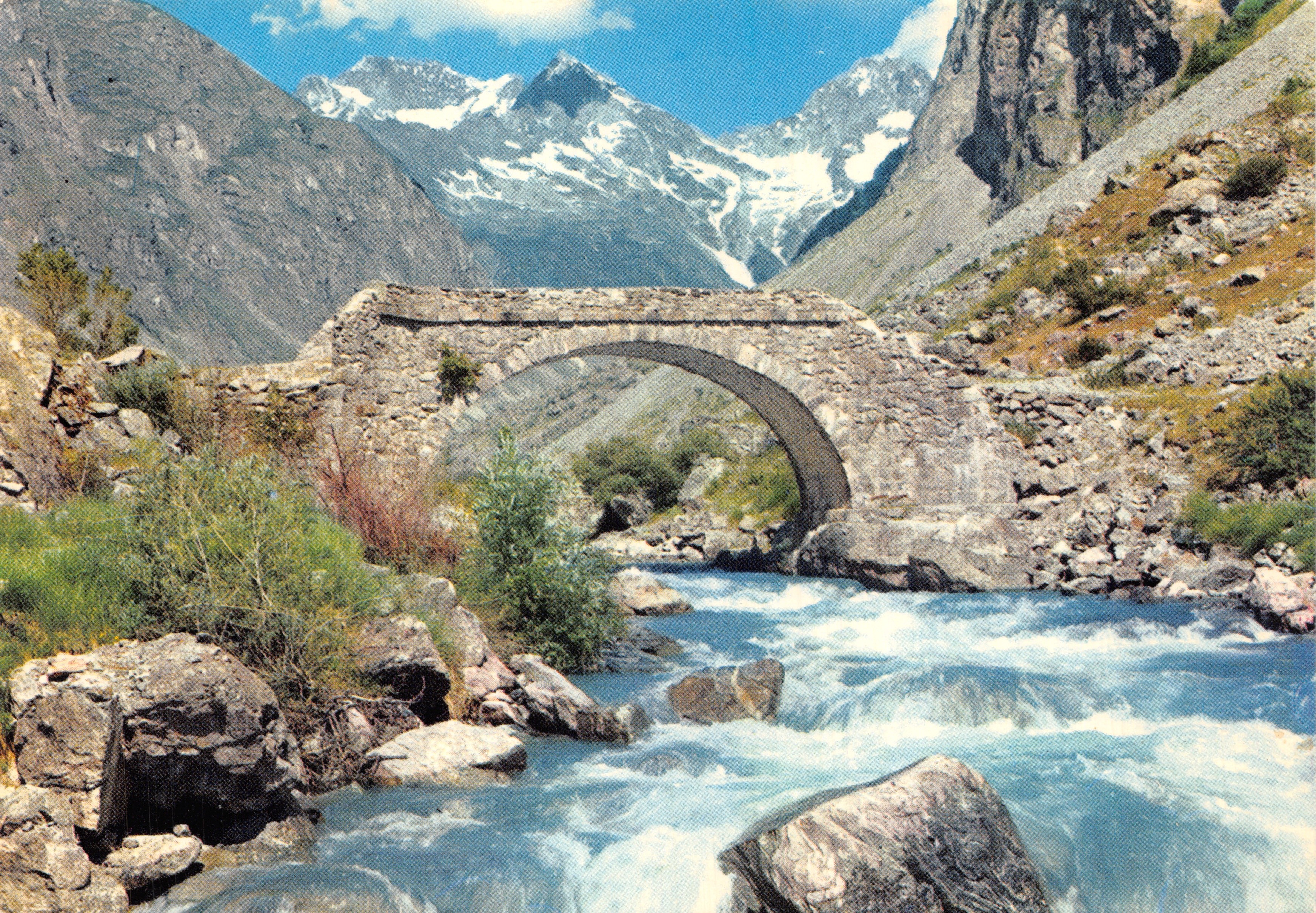 Pont du Casset — pont en pierre au-dessus d'un torrent — Éditions des Alpes, n° S 1009