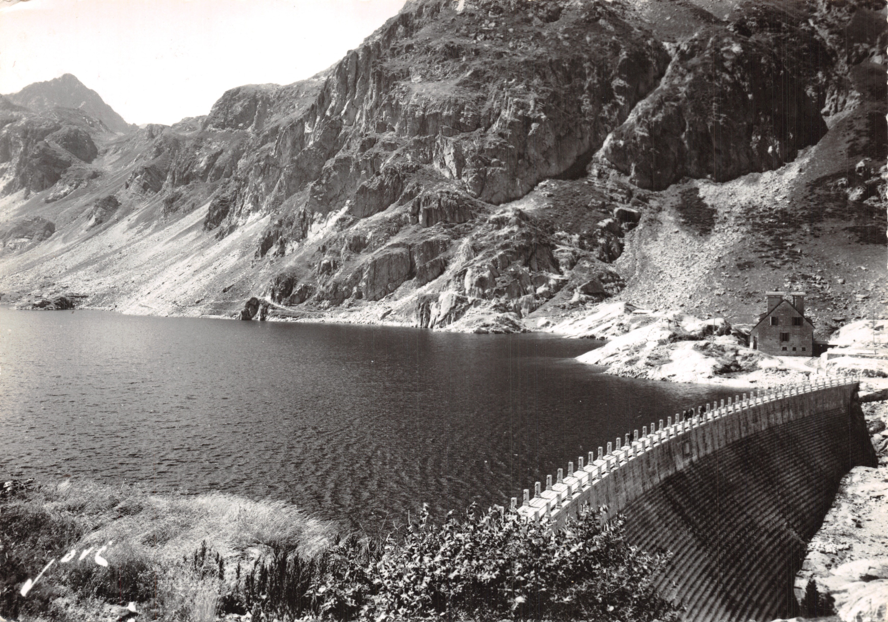 Lac d'Artouste — barrage et montagnes — Édition JOVE - PAU