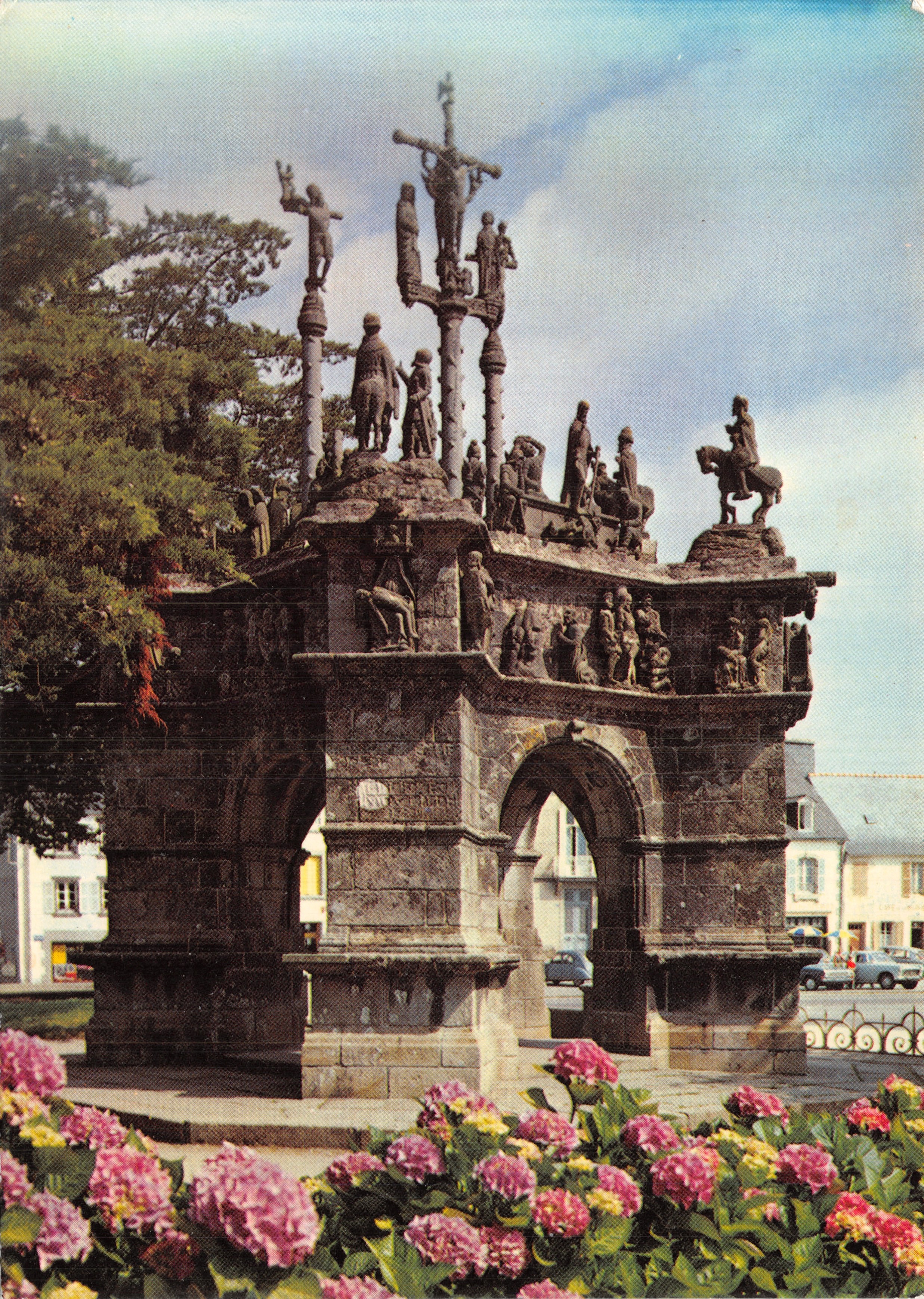 Calvaire de Pleyben — monument sculpté en pierre — Éditions Y.R. Caoudal, n° 90.20.54
