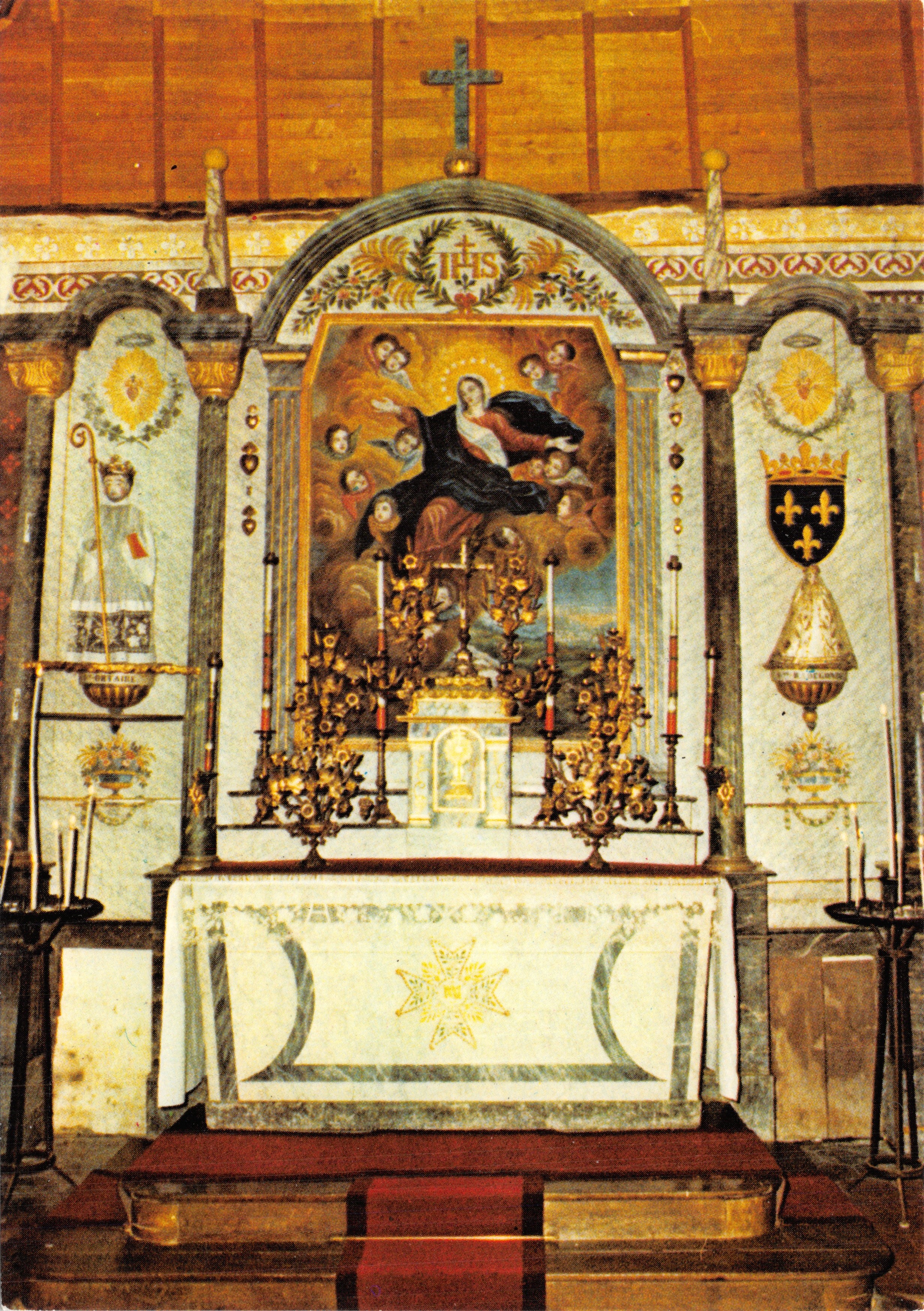 Interno della cappella Saint-Ortaire — vecchia cappella di Le Bas-Bézier (Orne) — Editions JIPE - M. GEORGET, Le Mans