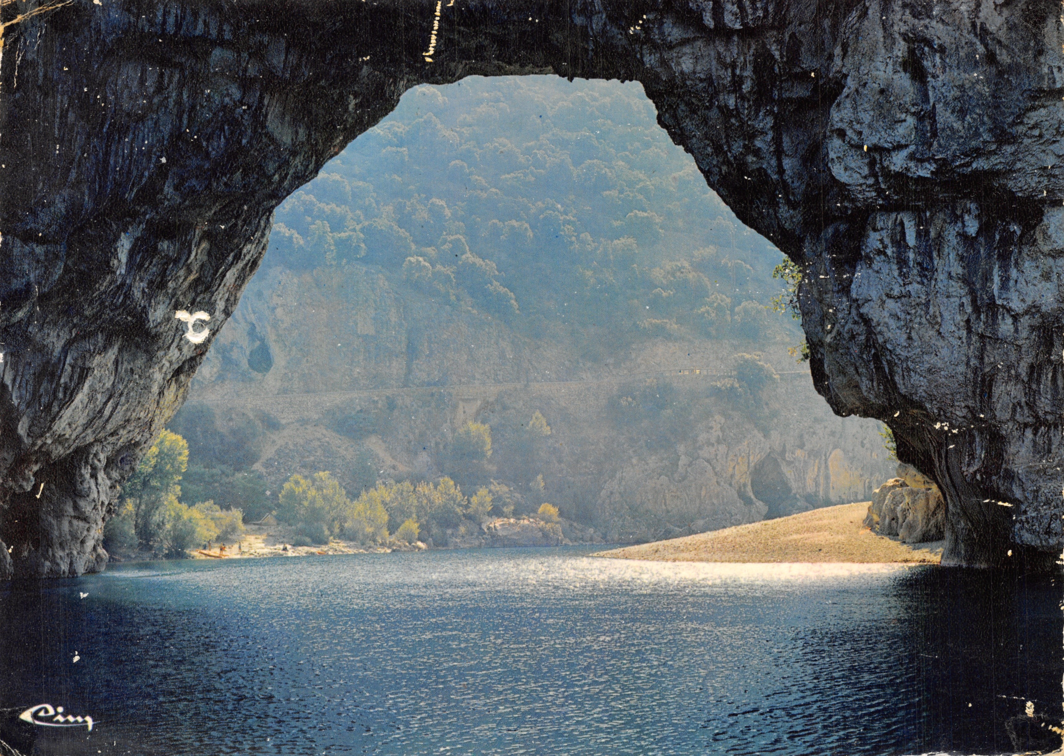 Pont-d'Arc — vue de l'ouverture — éditeur Combier Imprimeur Mâcon