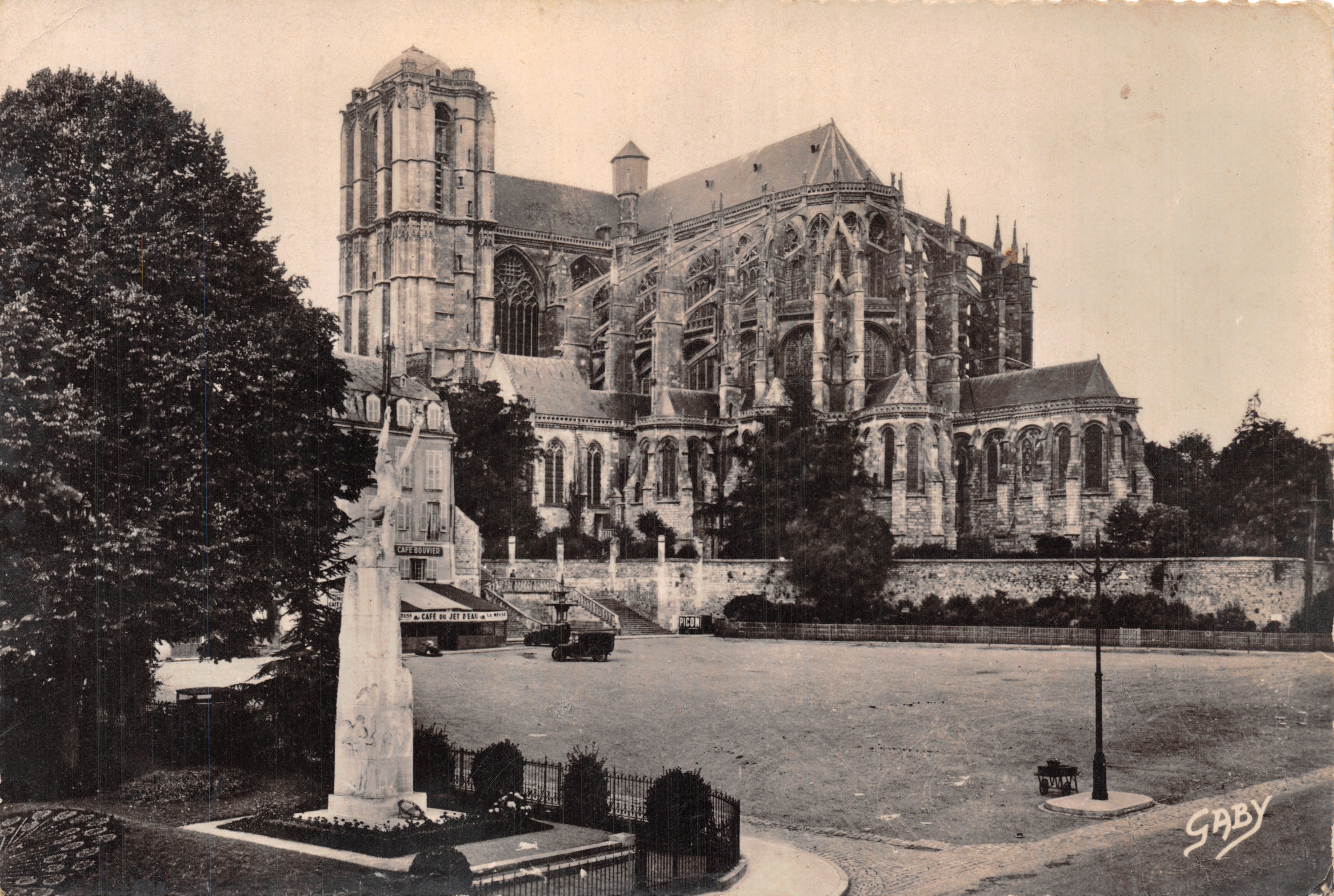 Le Mans - Plaza de los Jacobinos y la Catedral — editor GABY, Nantes, n° 155
