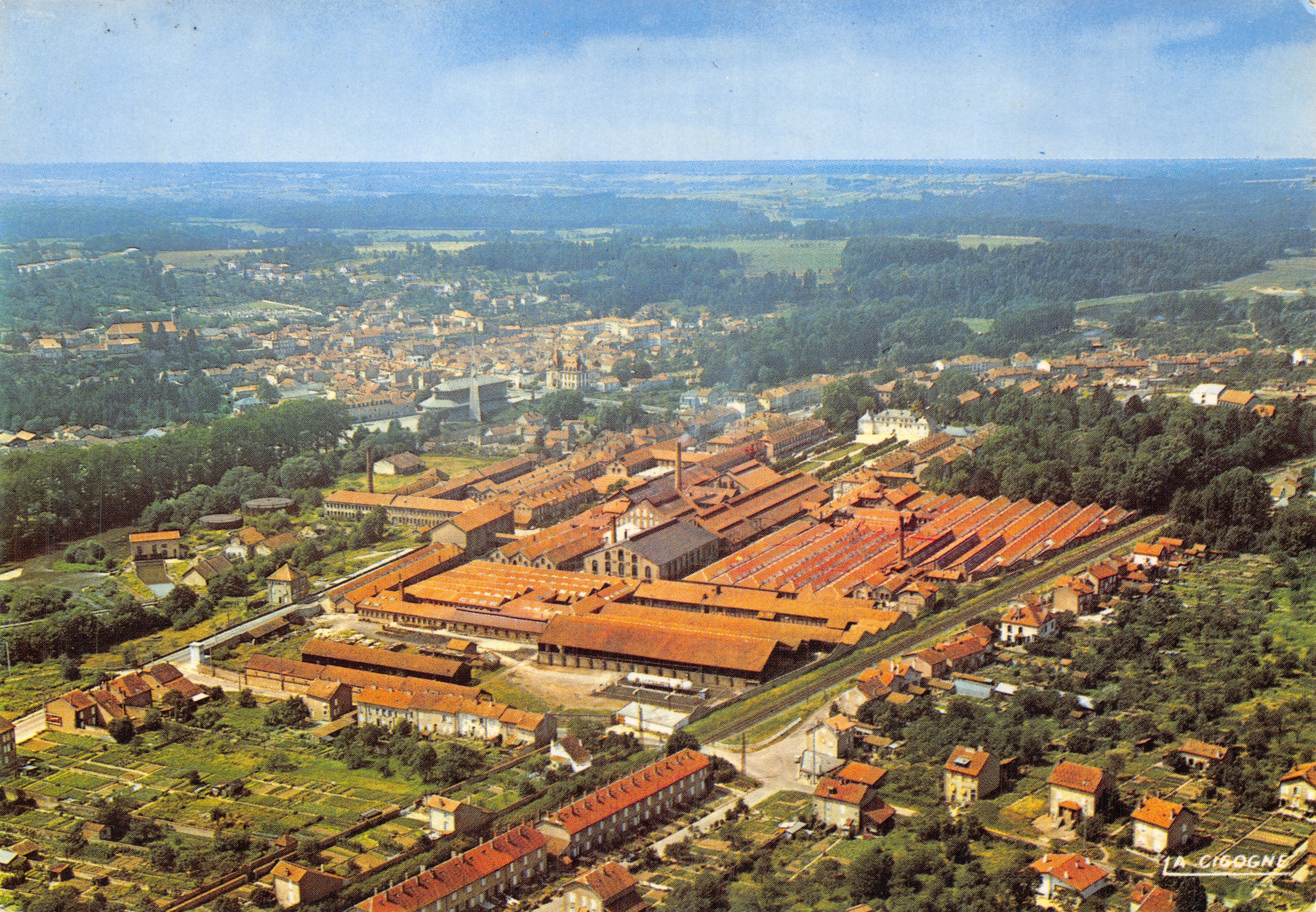Vue aérienne de Baccarat — La Cristallerie et la Ville — Éditions La Cigogne