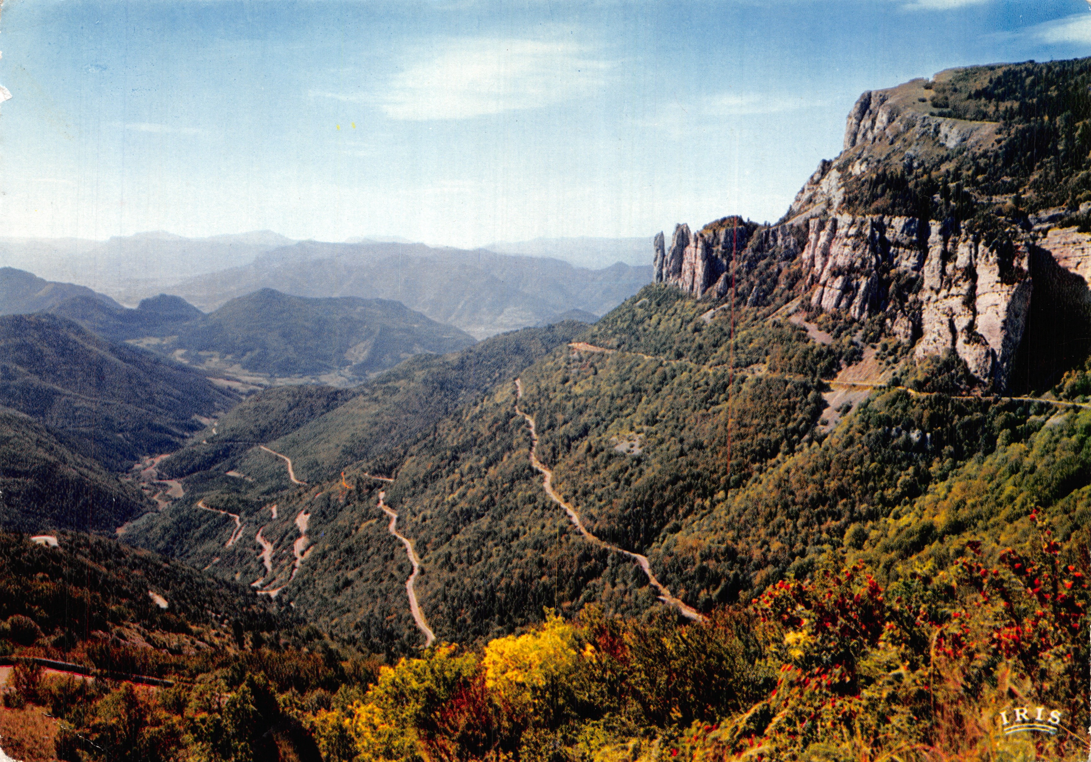 Vue panoramique des Alpes — Route du col de Rousset en automne — Éditions Hachette